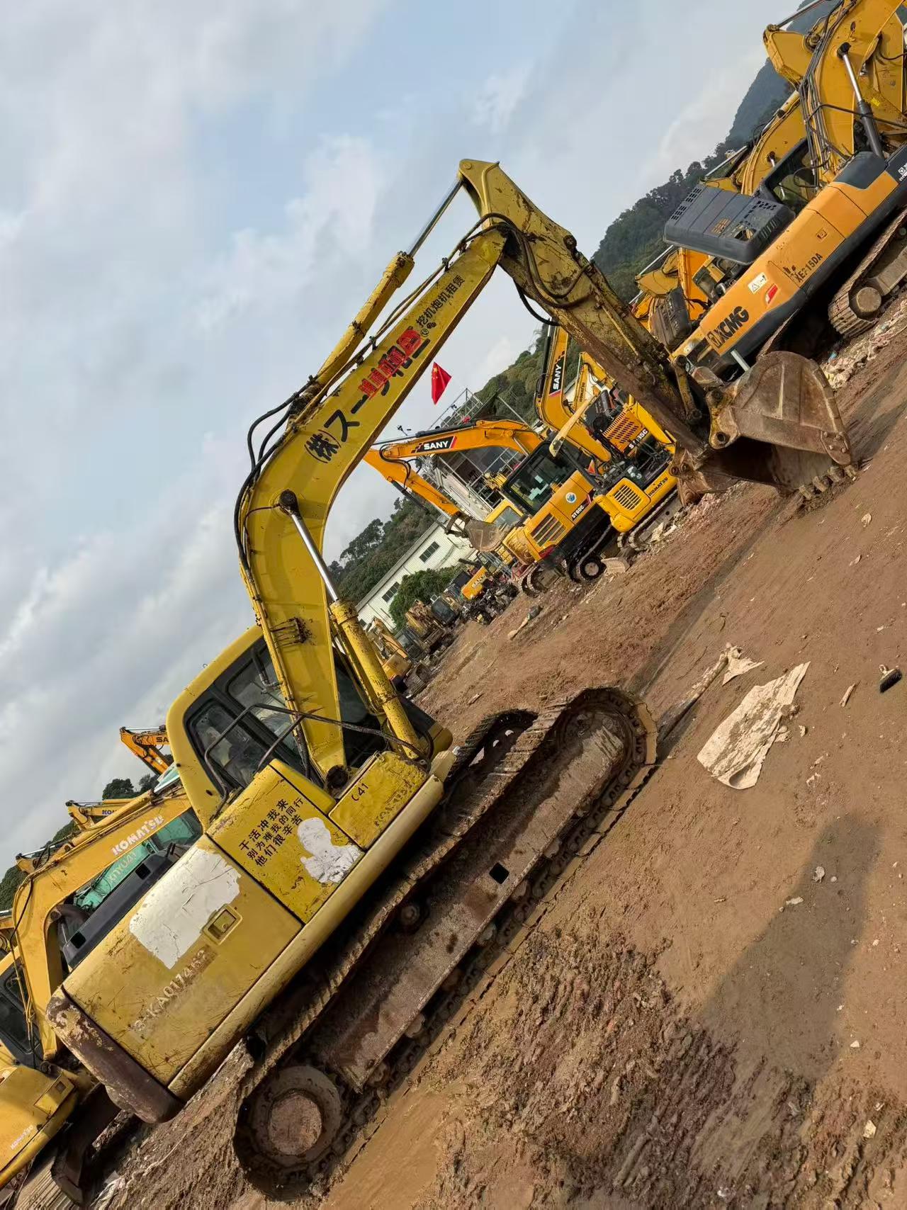 Buy Komatsu PC120-6 Used Excavator / 3