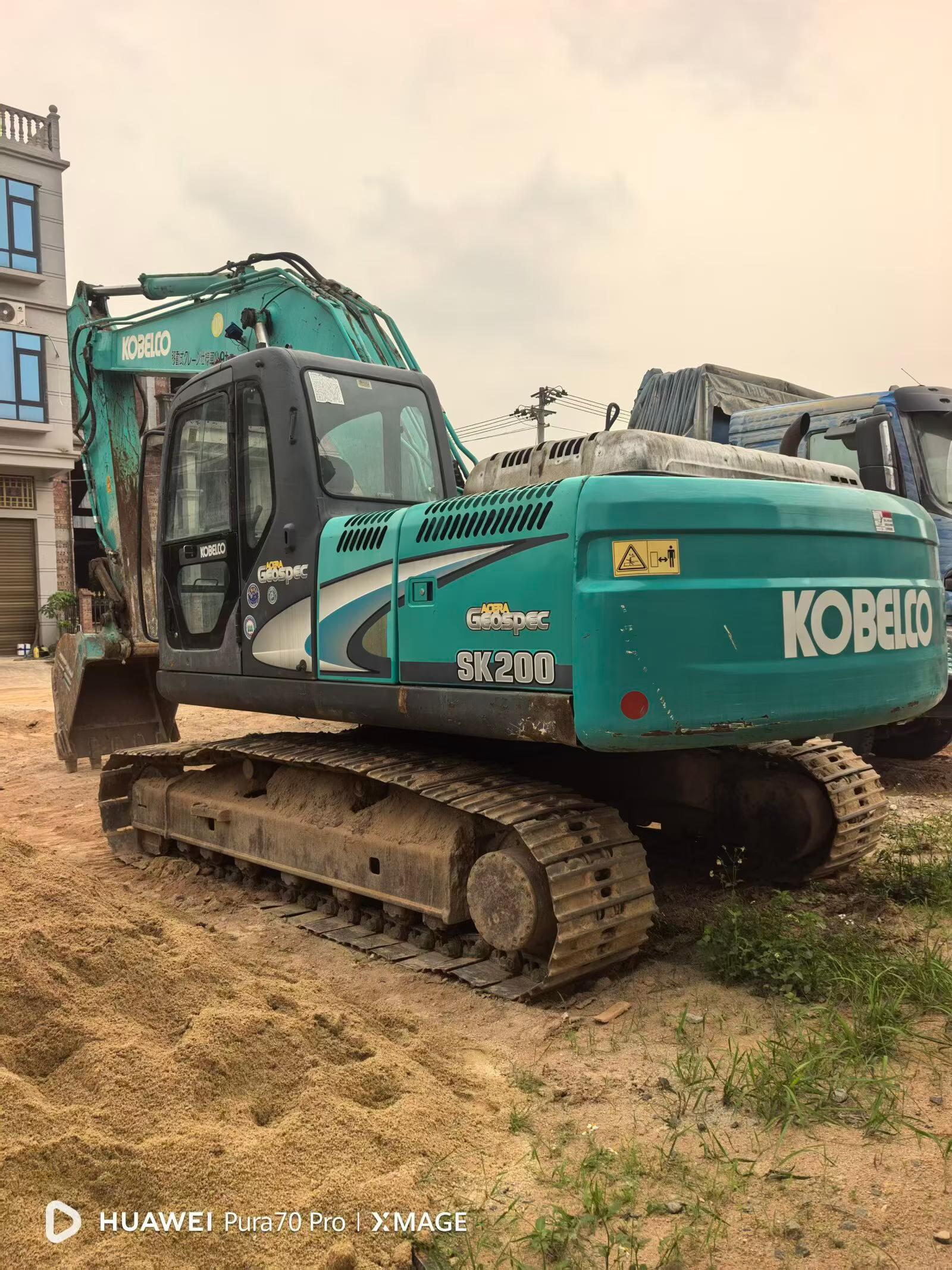 Buy Kobelco SK200 Used Excavator / 2