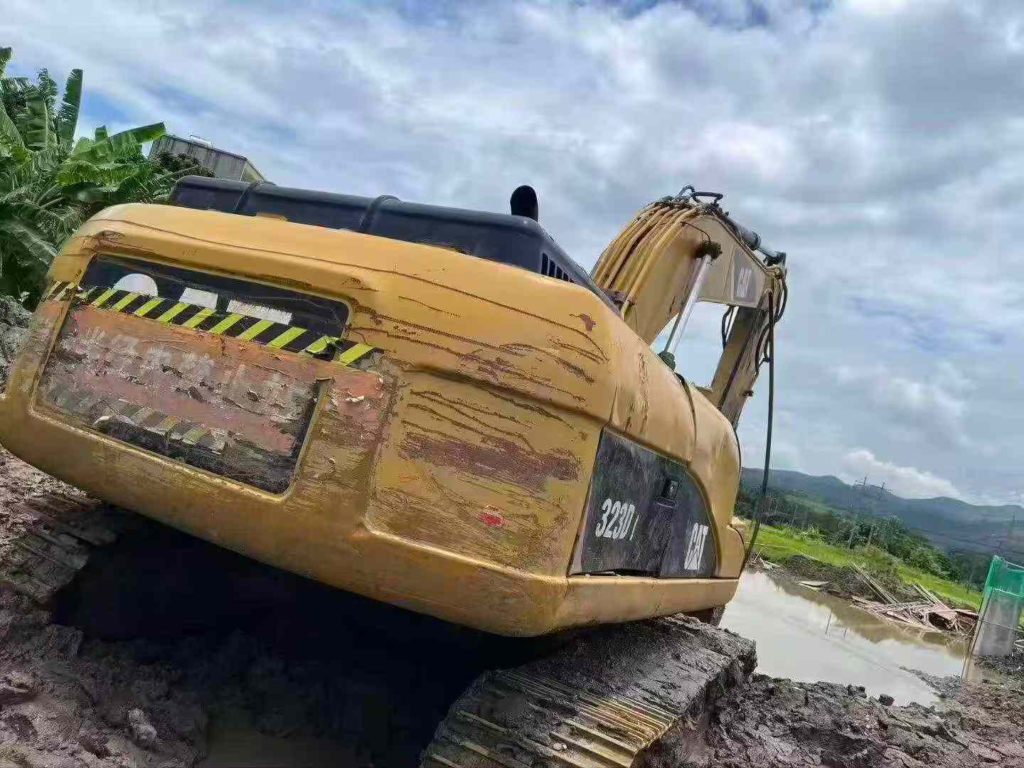 Buy Caterpillar 323 Used Excavator / 4