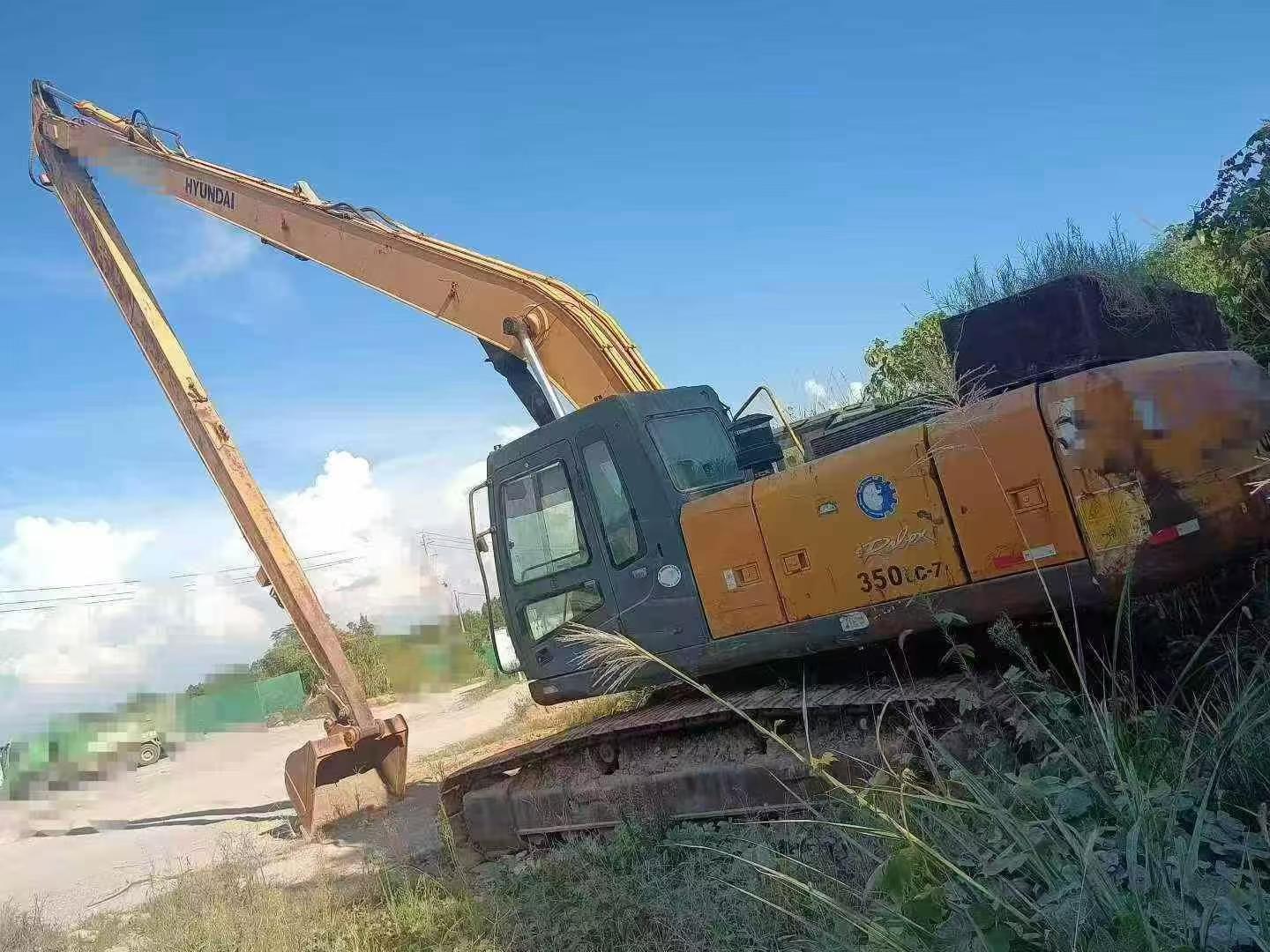 Buy Hyundai R275LVS Used Excavator / 9