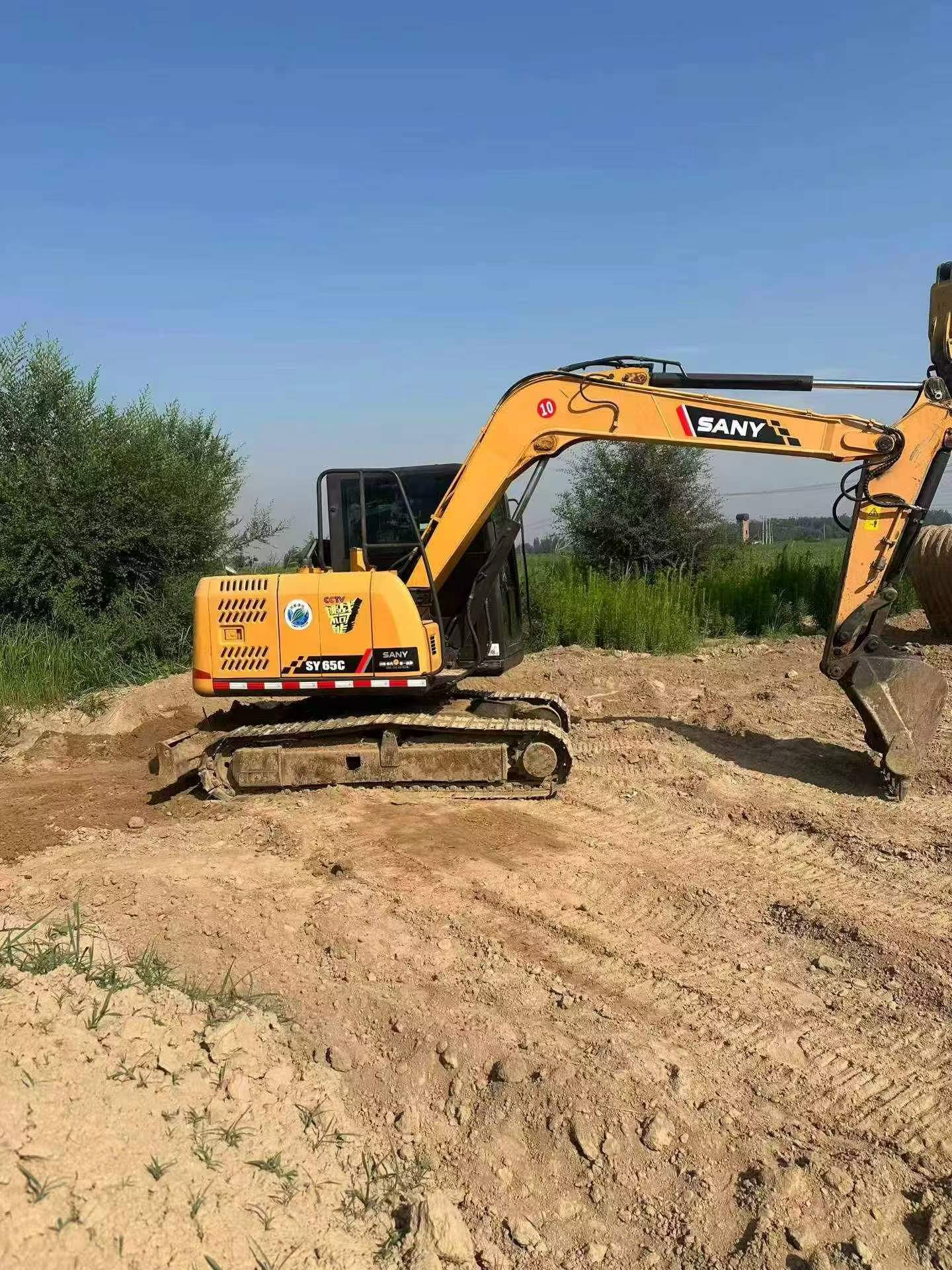 Buy Sany SY65C Used Excavator / 2