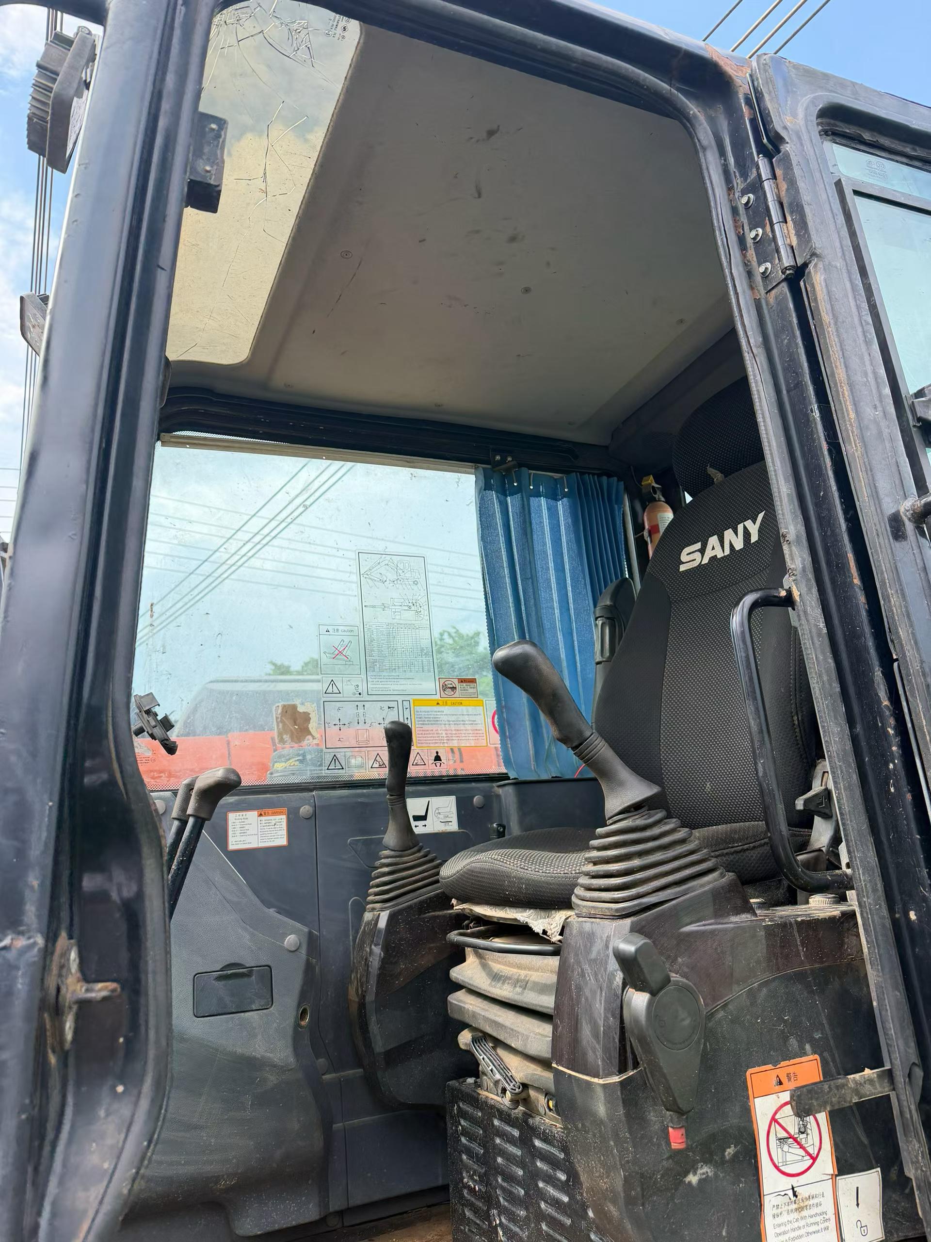 Buy Sany SY60 Used Excavator / 5