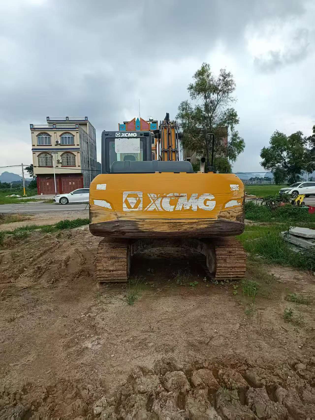 Buy XCMG XE135B Used Excavator / 2