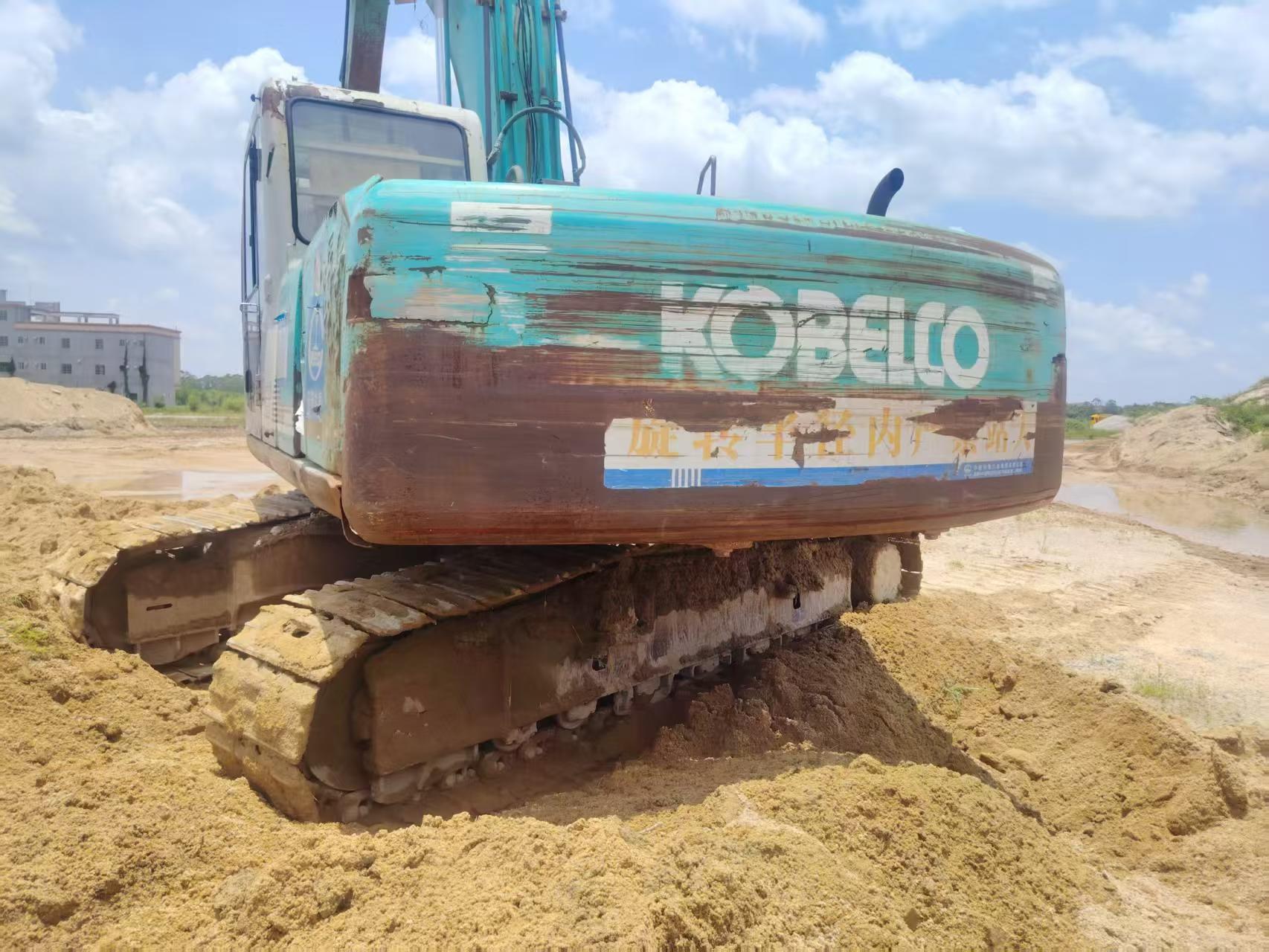 Buy Kobelco SK200-2 Used Excavator / 3