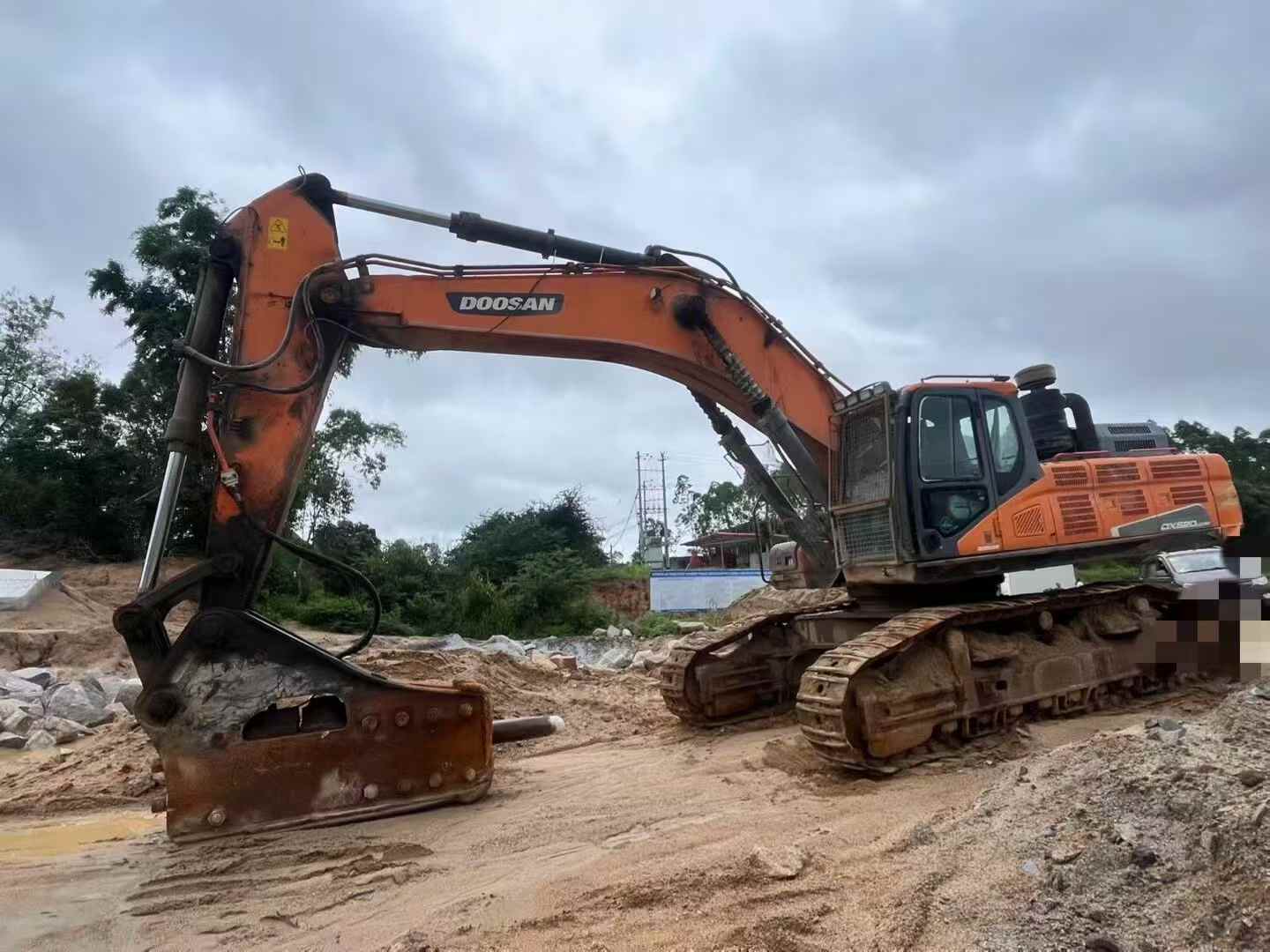 Buy Doosan DX520LC Used Excavator / 3