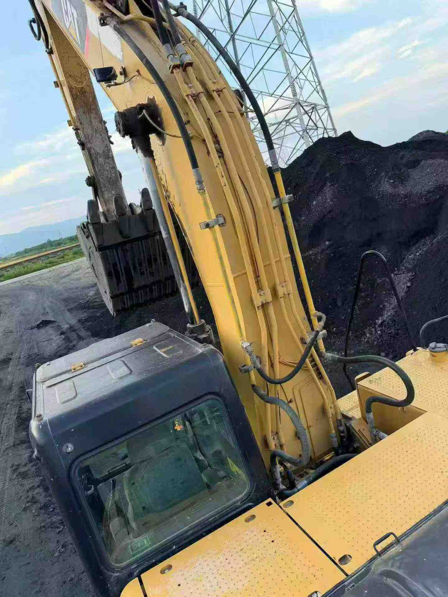 Buy Caterpillar 324D Used Excavator / 8