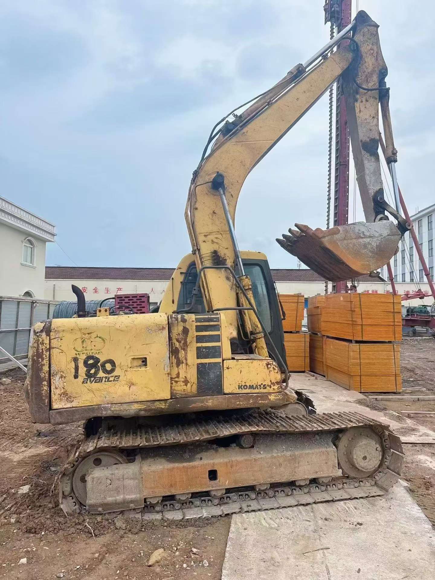 Buy Komatsu PC120-6 Used Excavator / 3