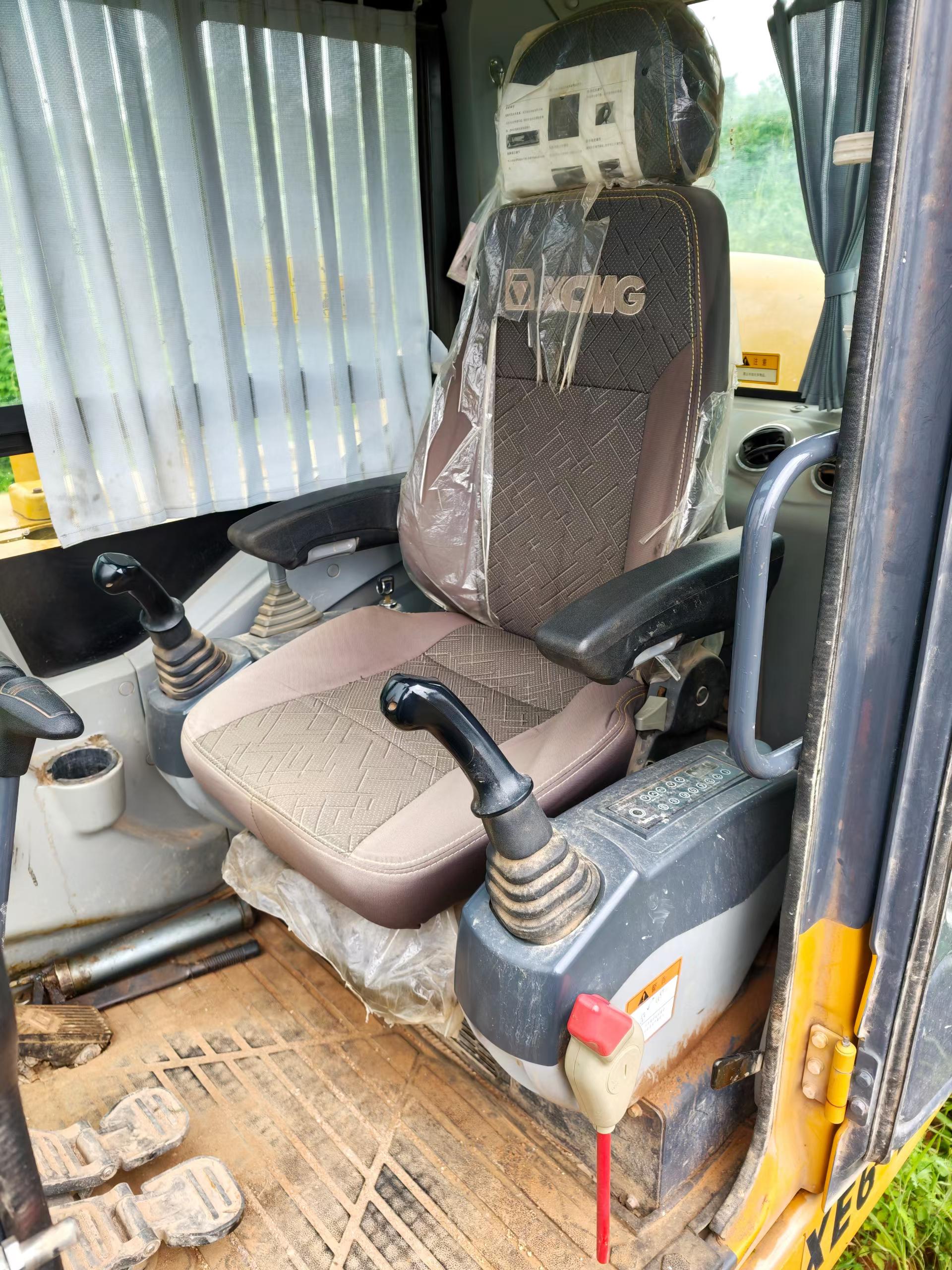 Buy XCMG XE60 Used Excavator / 9