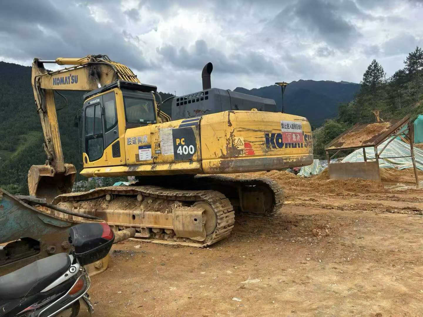 Buy Komatsu PC400-8 Used Excavator / 3