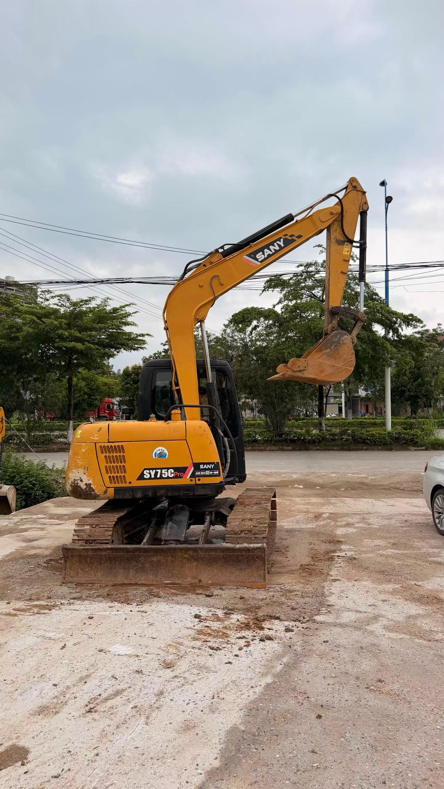 Buy Sany SY75C-8 Used Excavator / 3