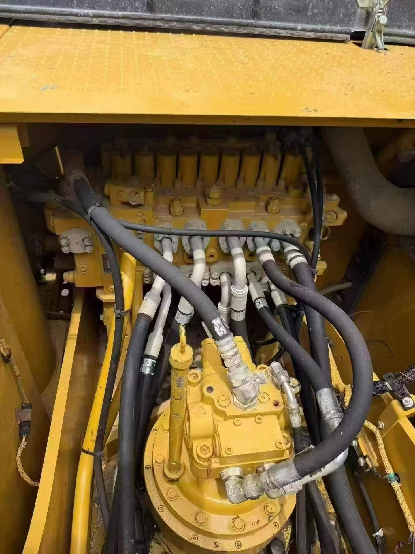 Buy Caterpillar 323 Used Excavator / 7