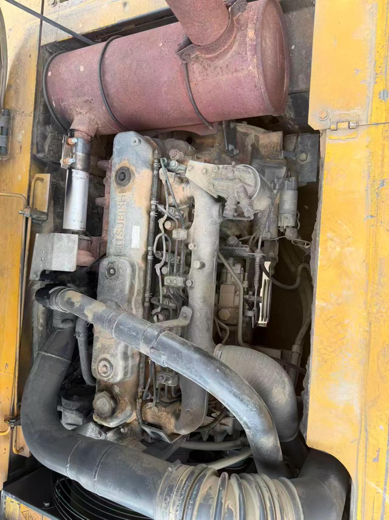 Buy Kato 820-3SP Used Excavator / 4