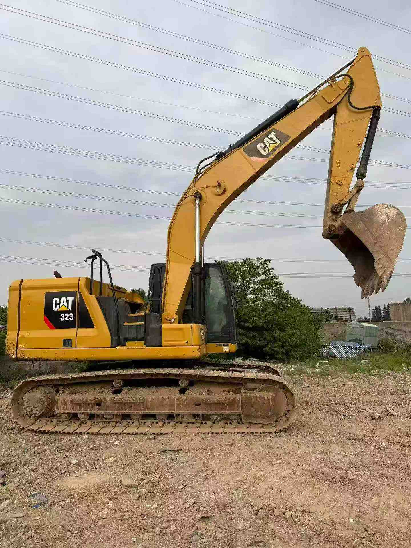 Buy Caterpillar 323 Used Excavator / 2