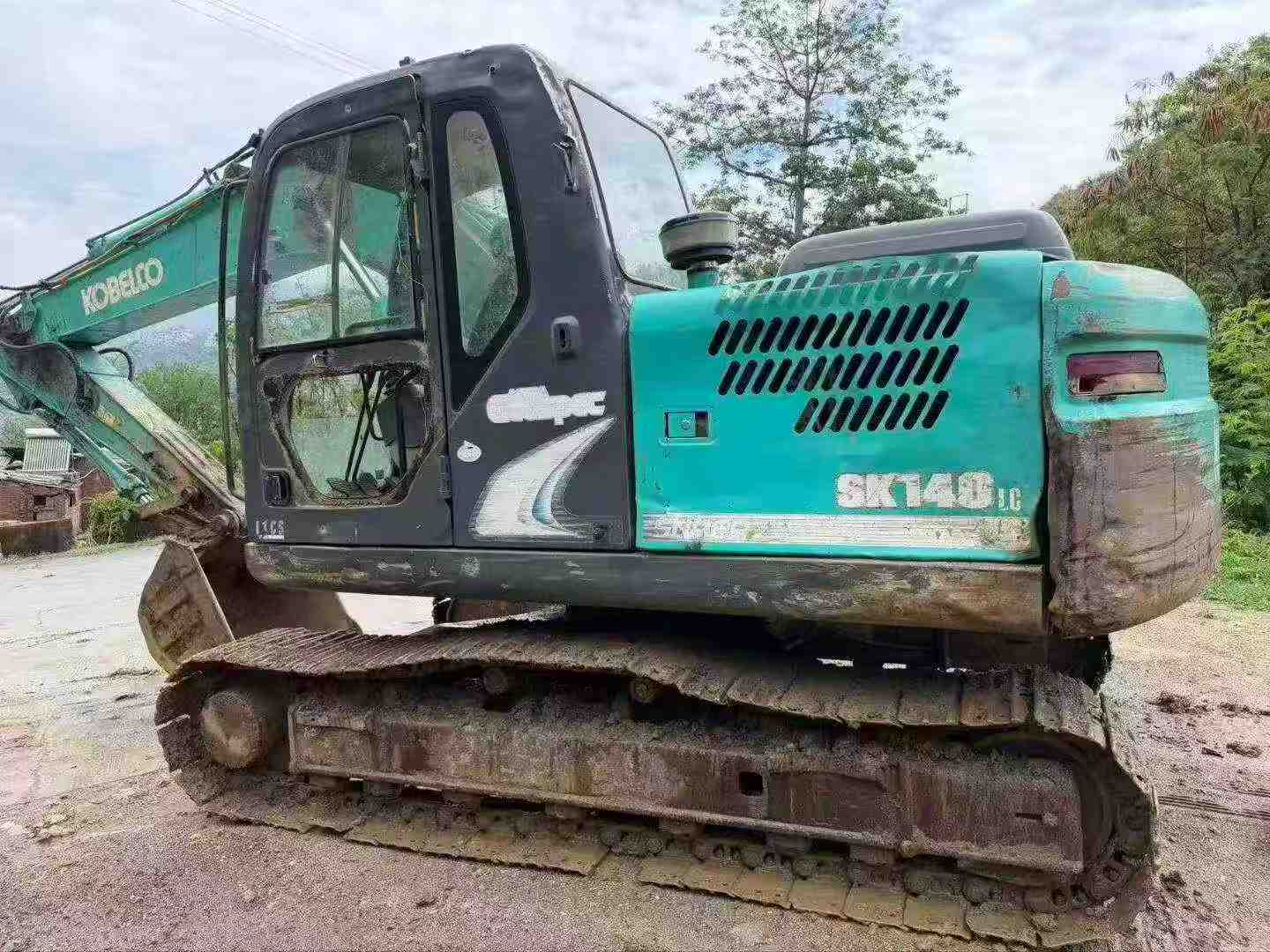 Buy Kobelco SK140 Used Excavator / 4