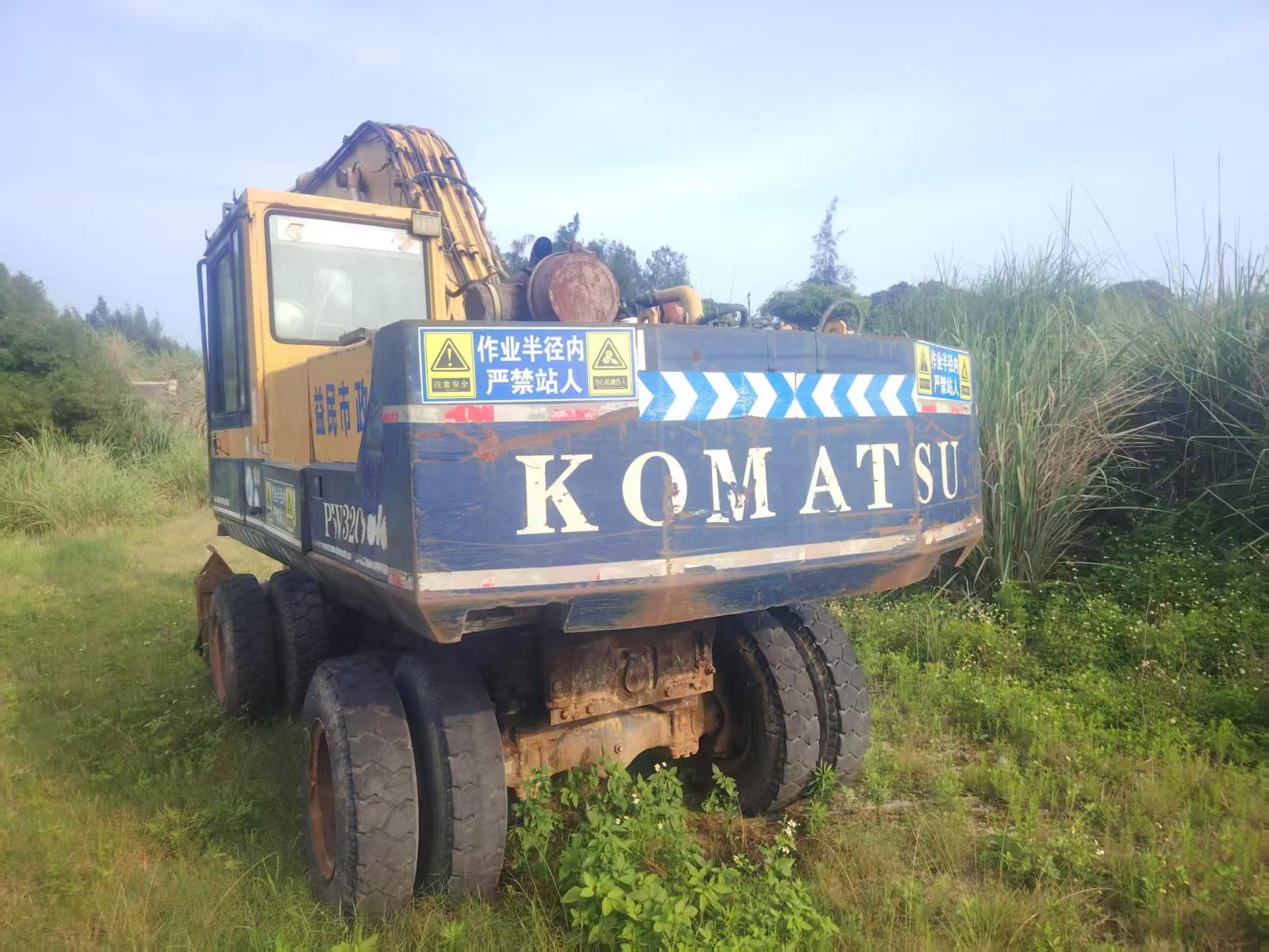 Buy Komatsu PC200-5 Used Excavator / 4