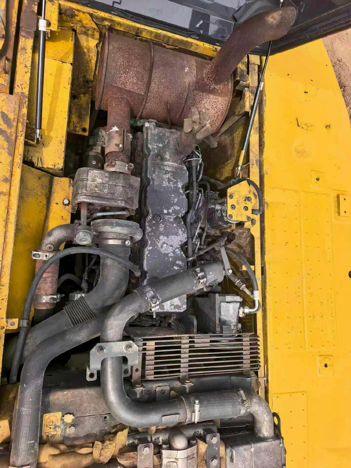 Buy Komatsu PC220-8 Used Excavator / 5