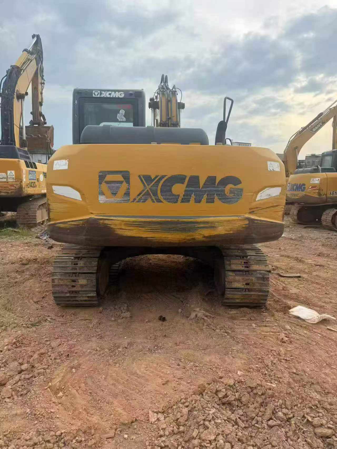 Buy XCMG XE135B Used Excavator / 2