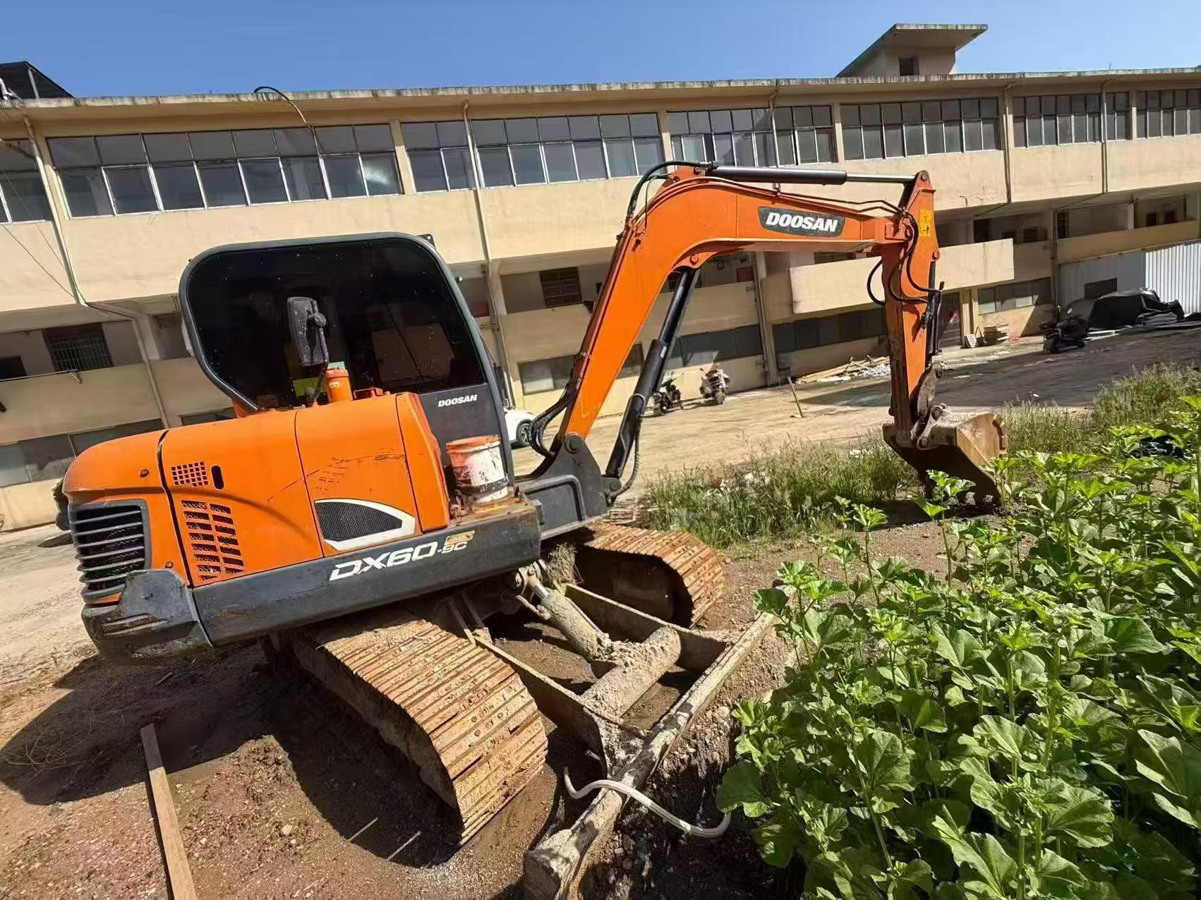 Buy Doosan DH55 Used Excavator / 4
