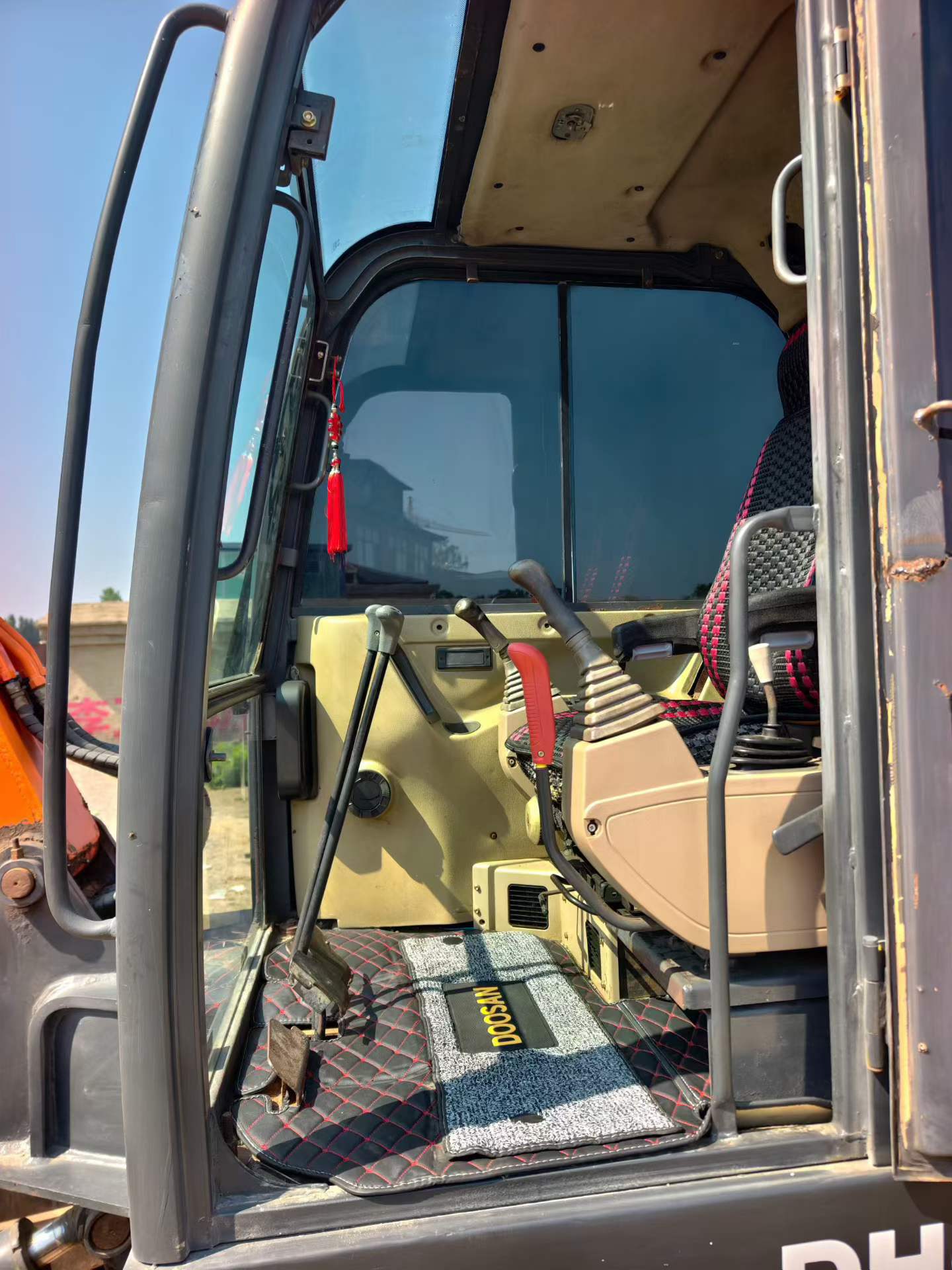 Buy Doosan DH60-7 Used Excavator / 6