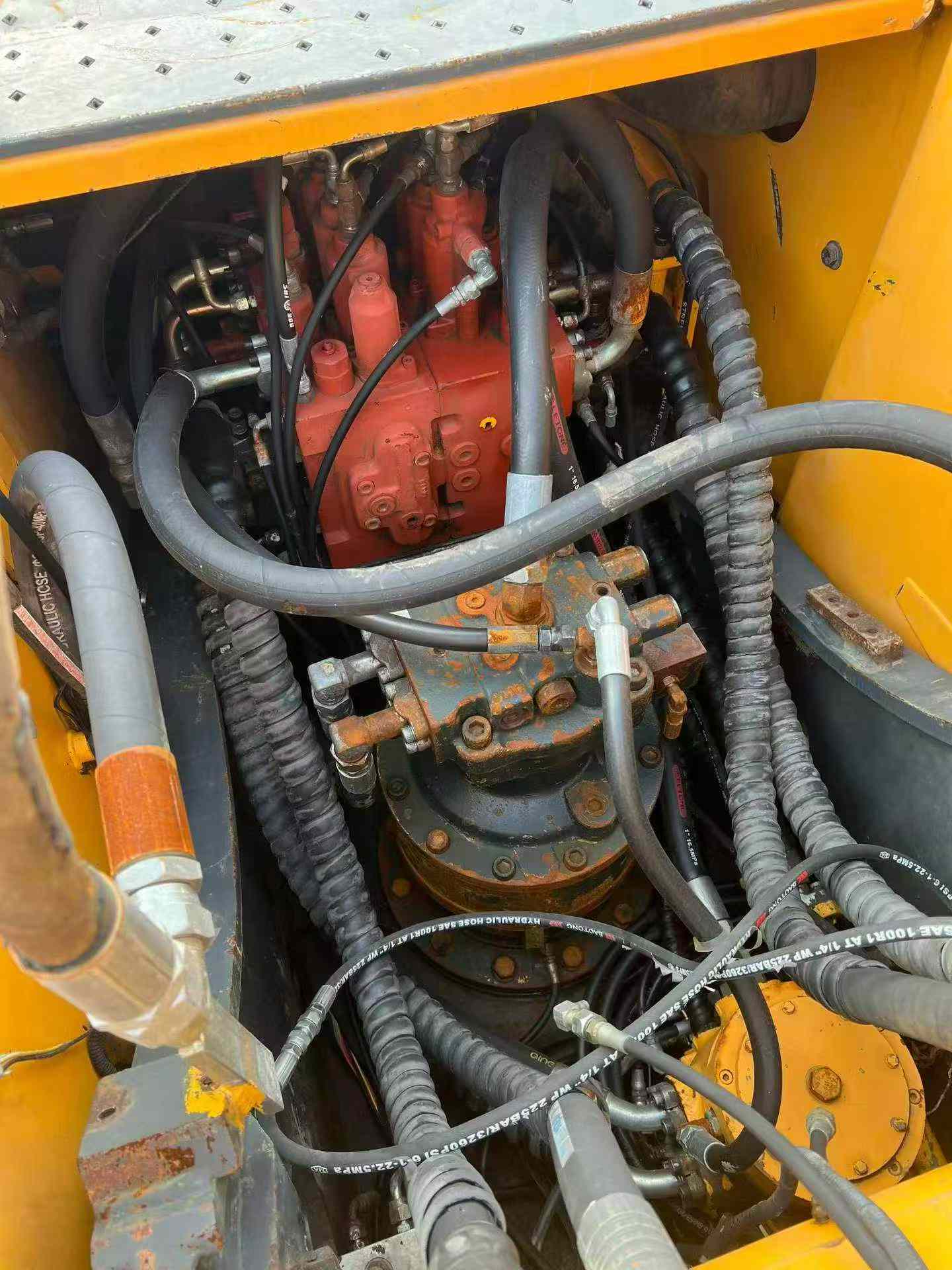 Buy Hyundai R210W Used Excavator / 2