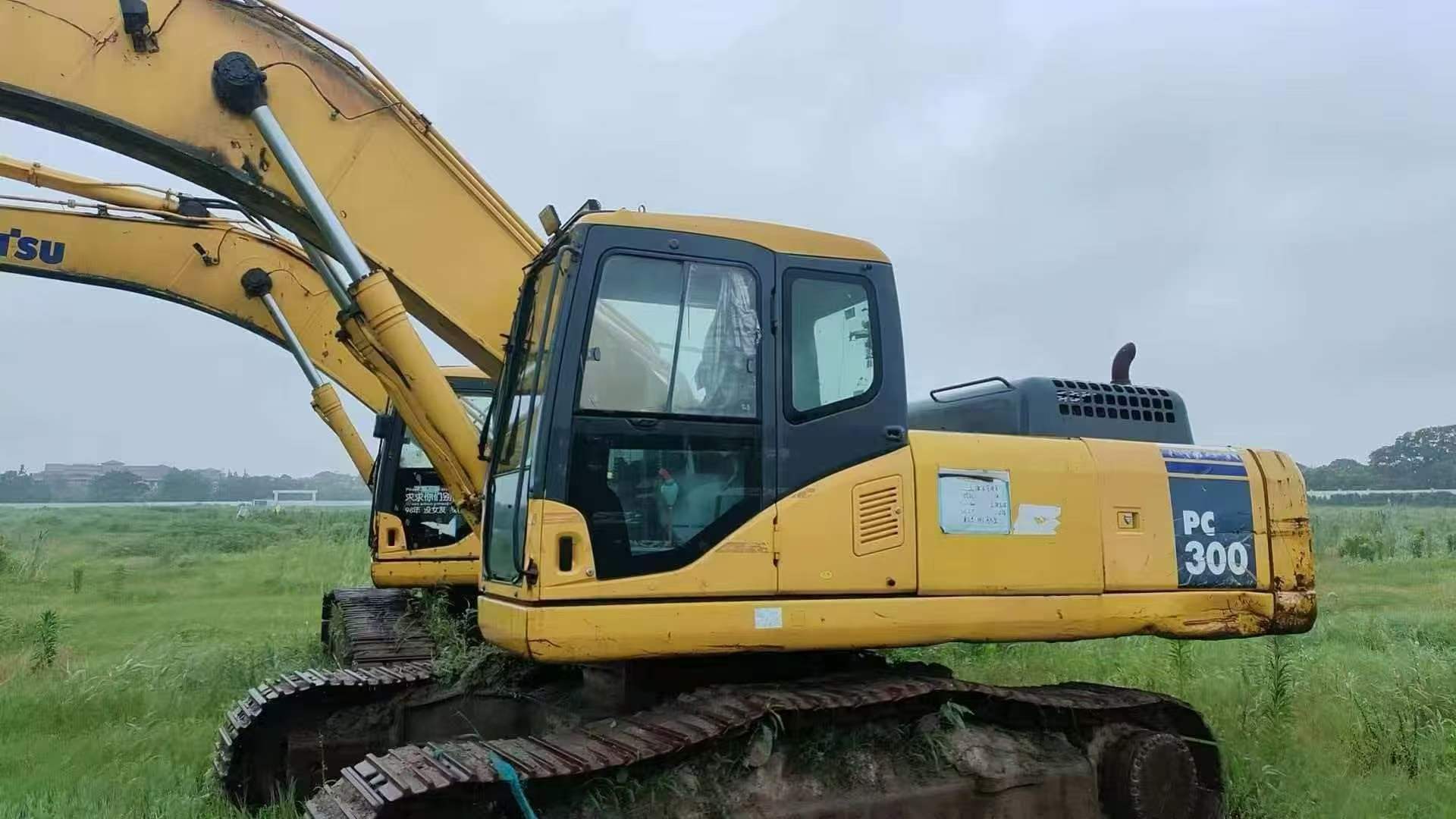 Buy Komatsu PC300-7 Used Excavator / 5
