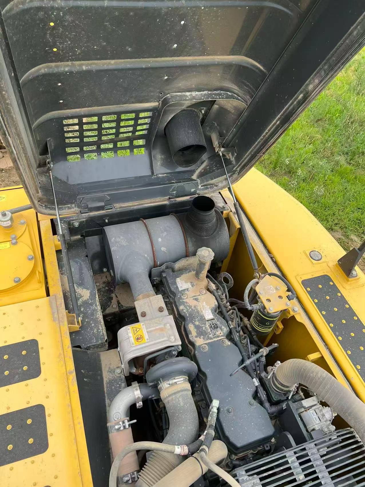 Buy Komatsu PC200 Used Excavator / 4