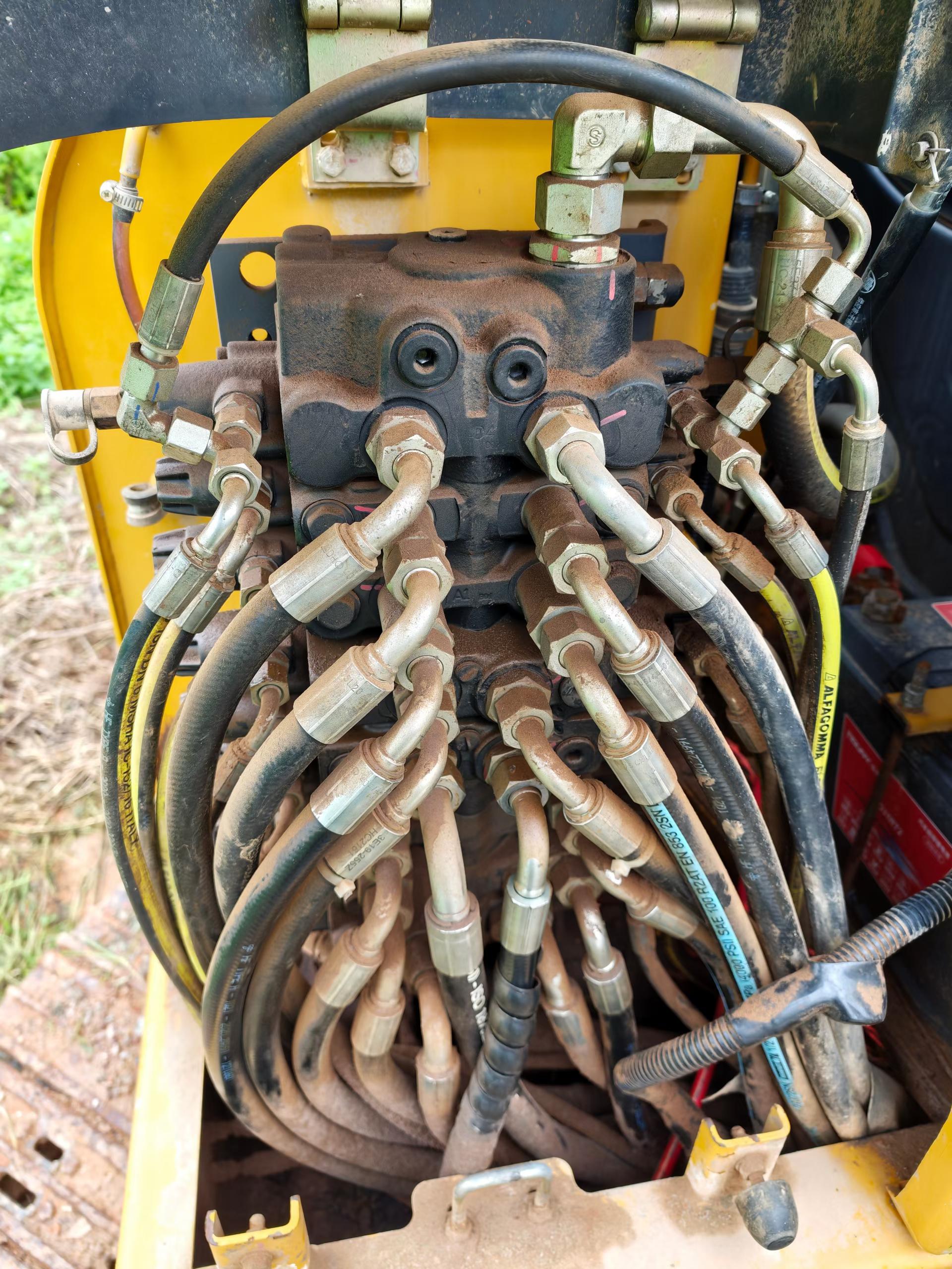 Buy XCMG XE60 Used Excavator / 4