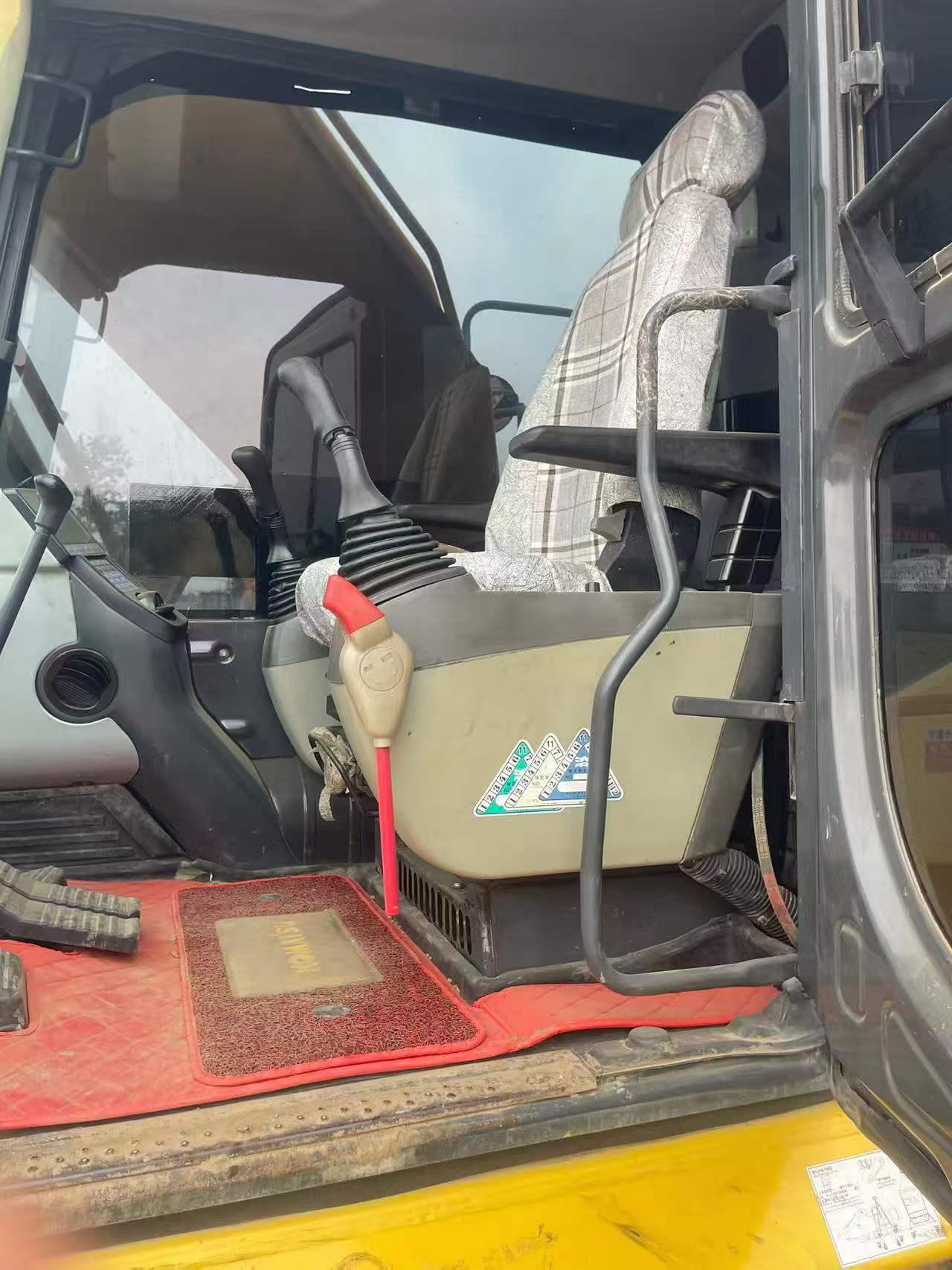 Buy Komatsu PC220 Used Excavator / 5