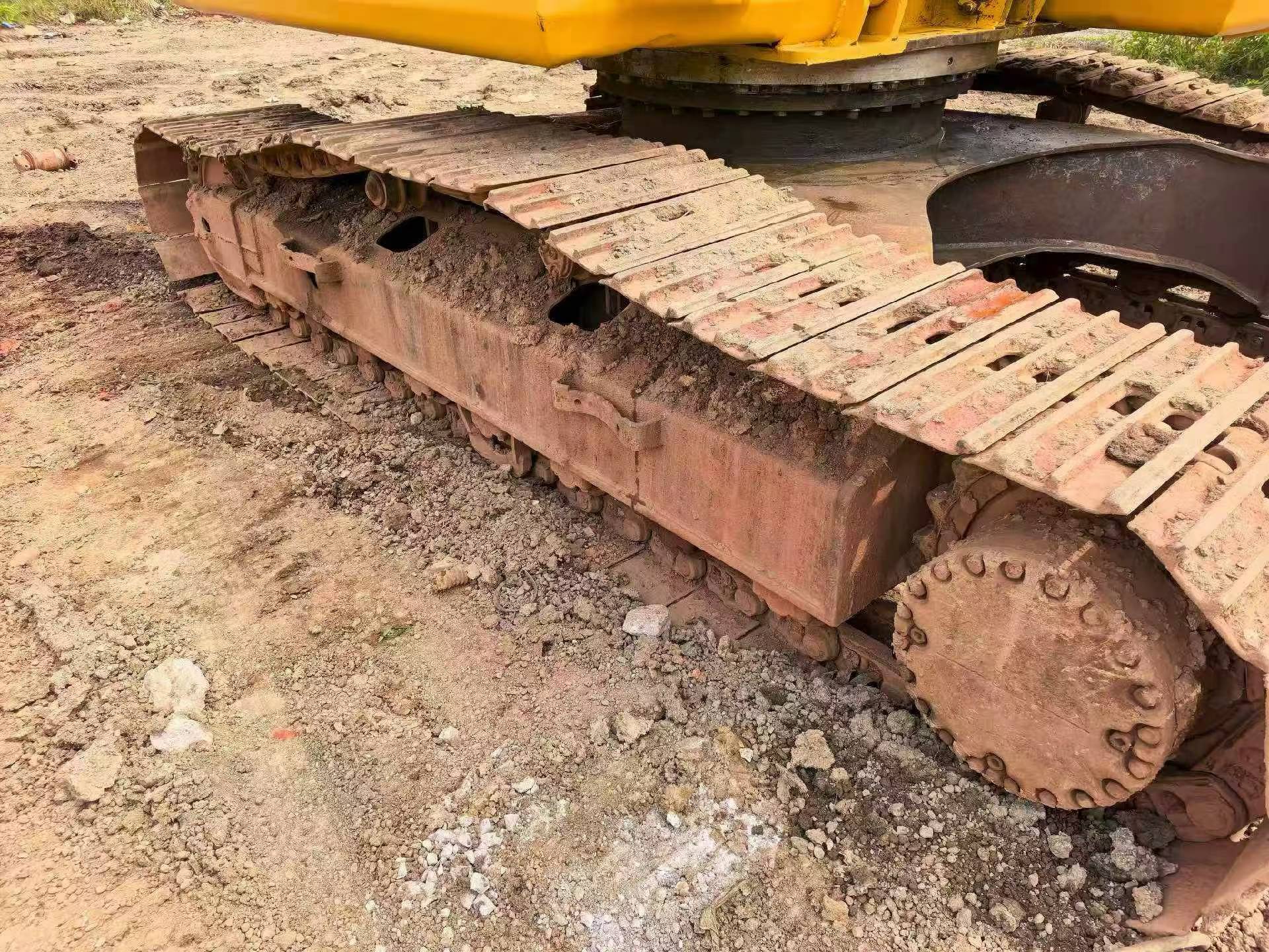 Buy Komatsu PC220-8 Used Excavator / 8