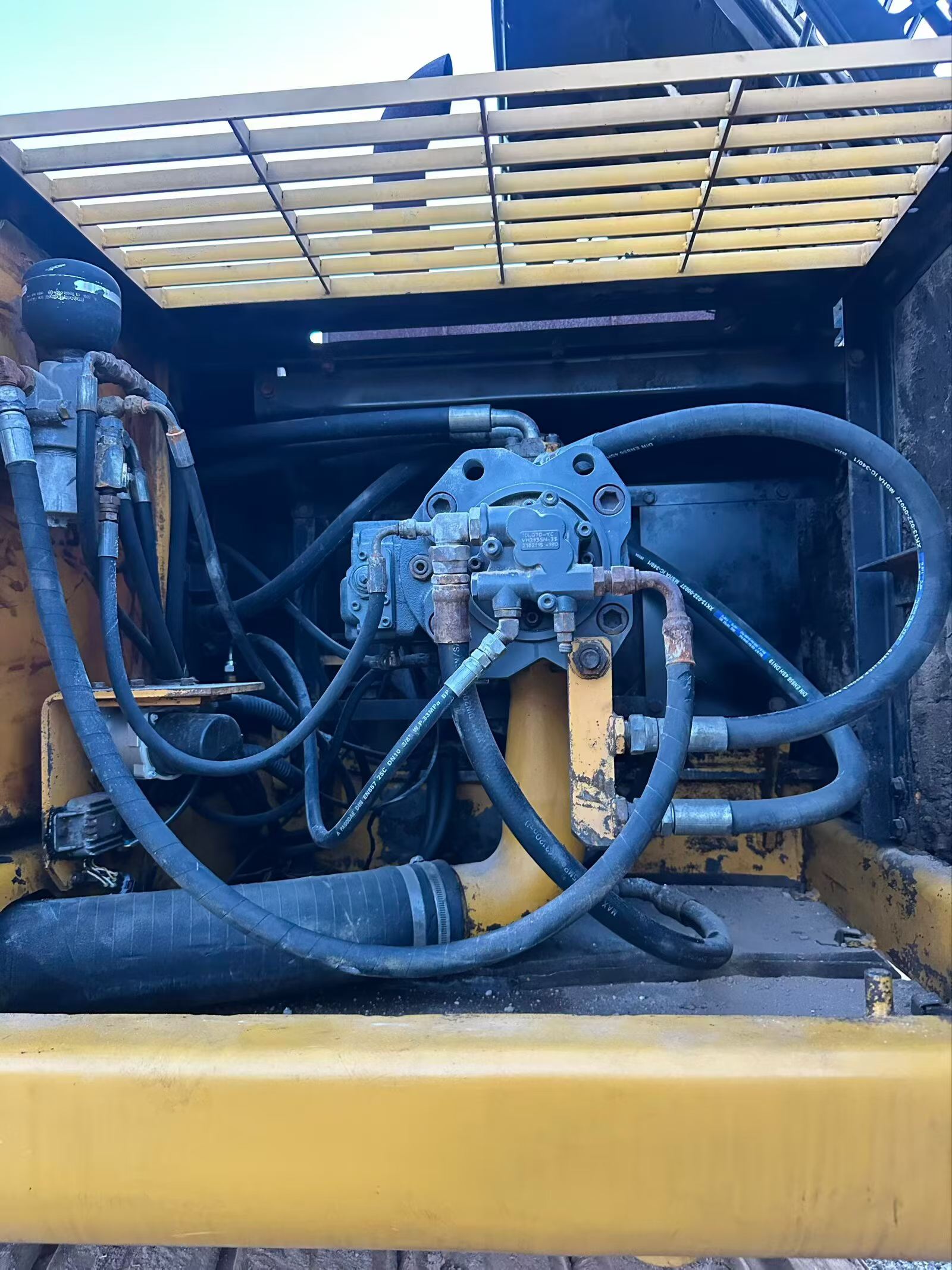 Buy Kato 820-3SP Used Excavator / 6