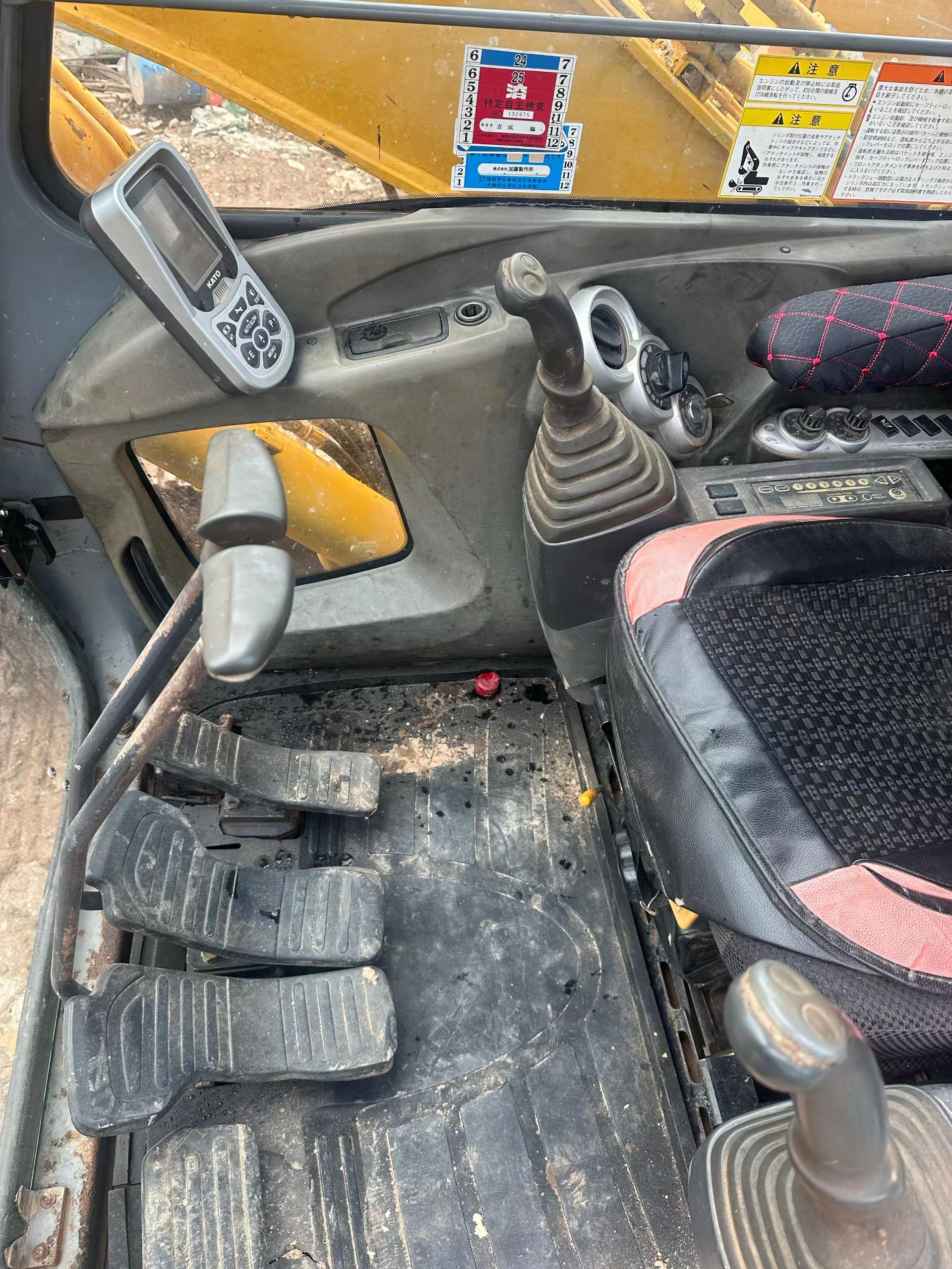 Buy Kato HD512V Used Excavator / 4