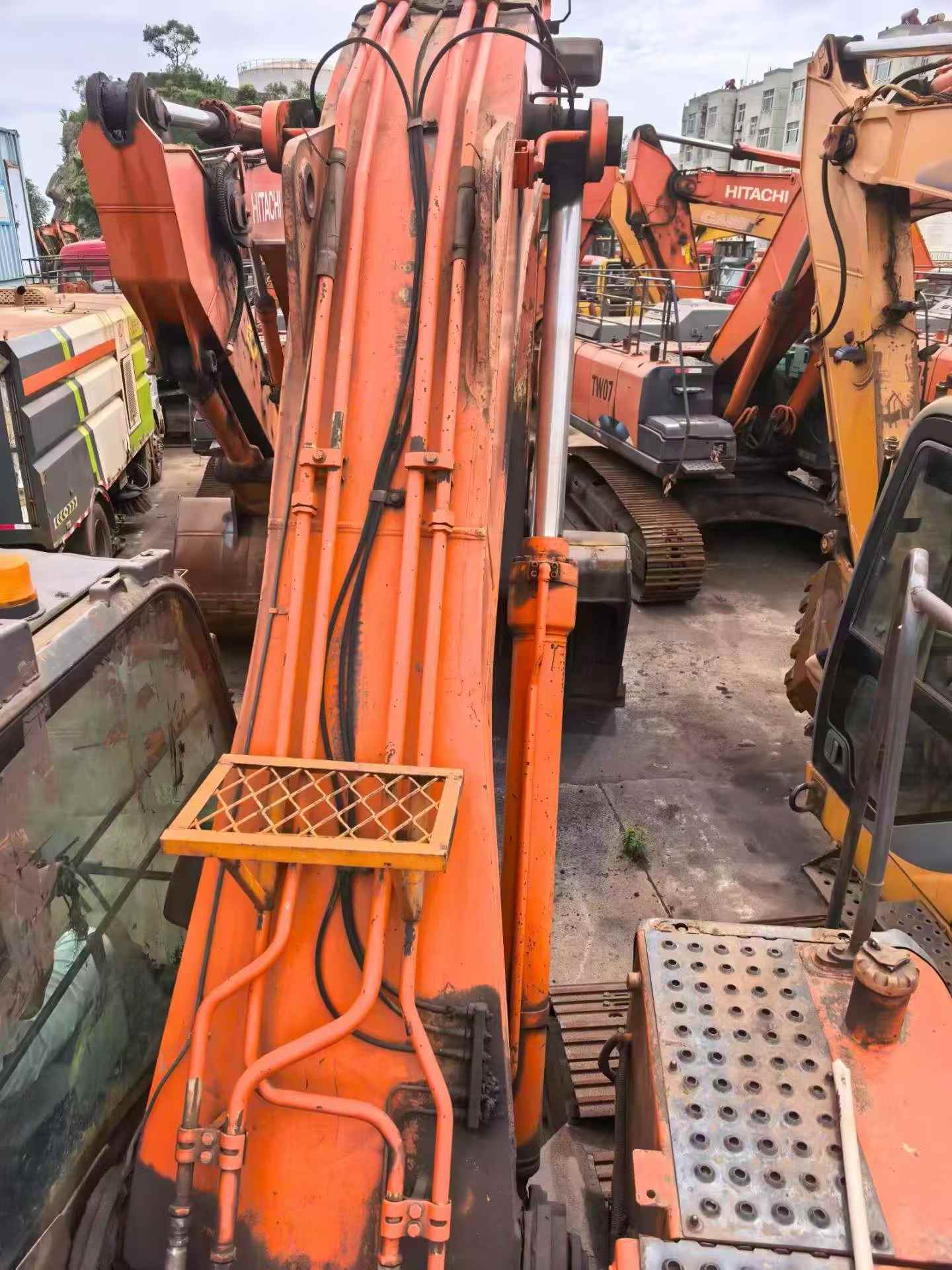 Buy Hitachi EX240-5 Used Excavator / 8