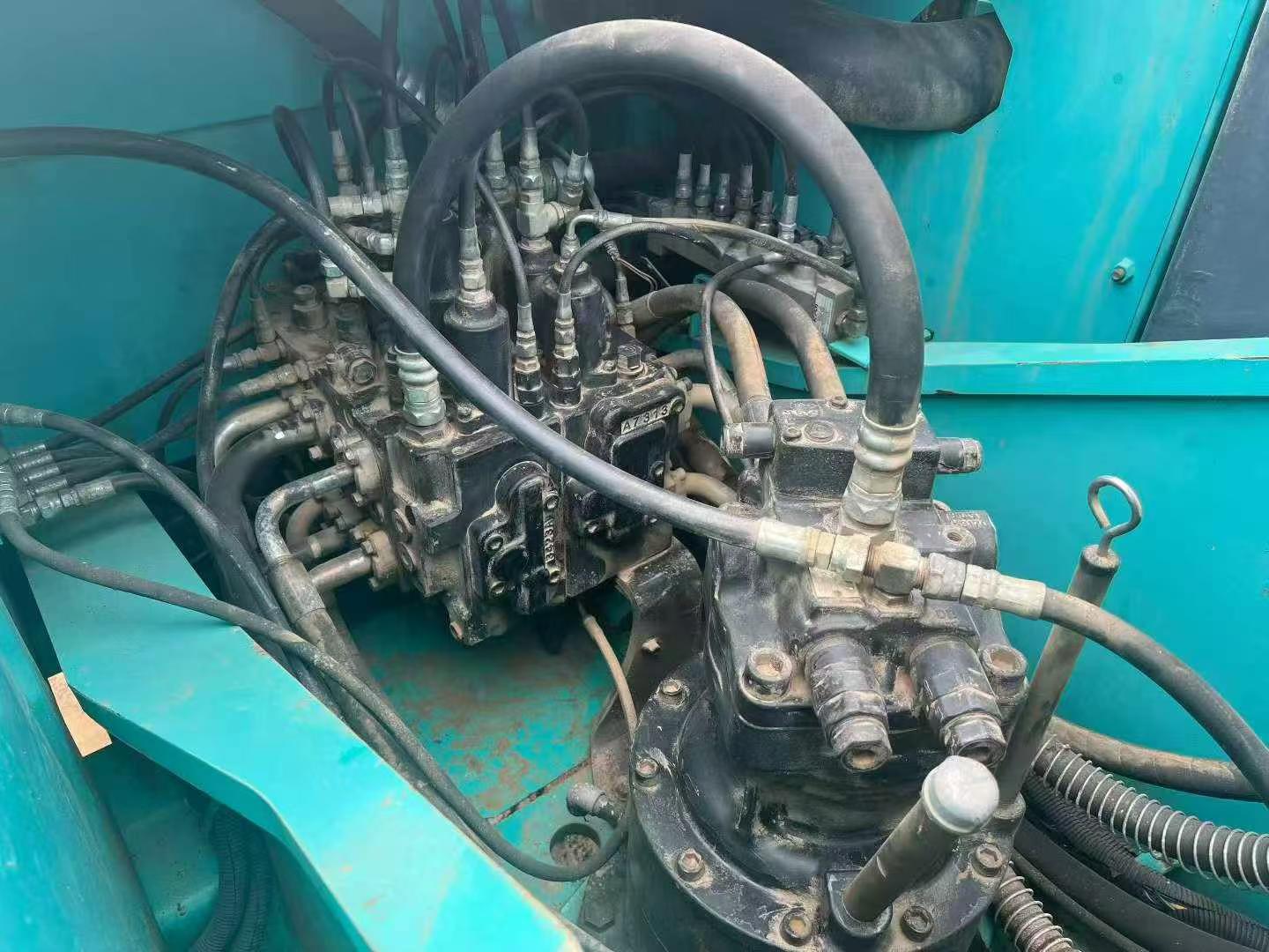 Buy Kobelco SK200-2 Used Excavator / 4
