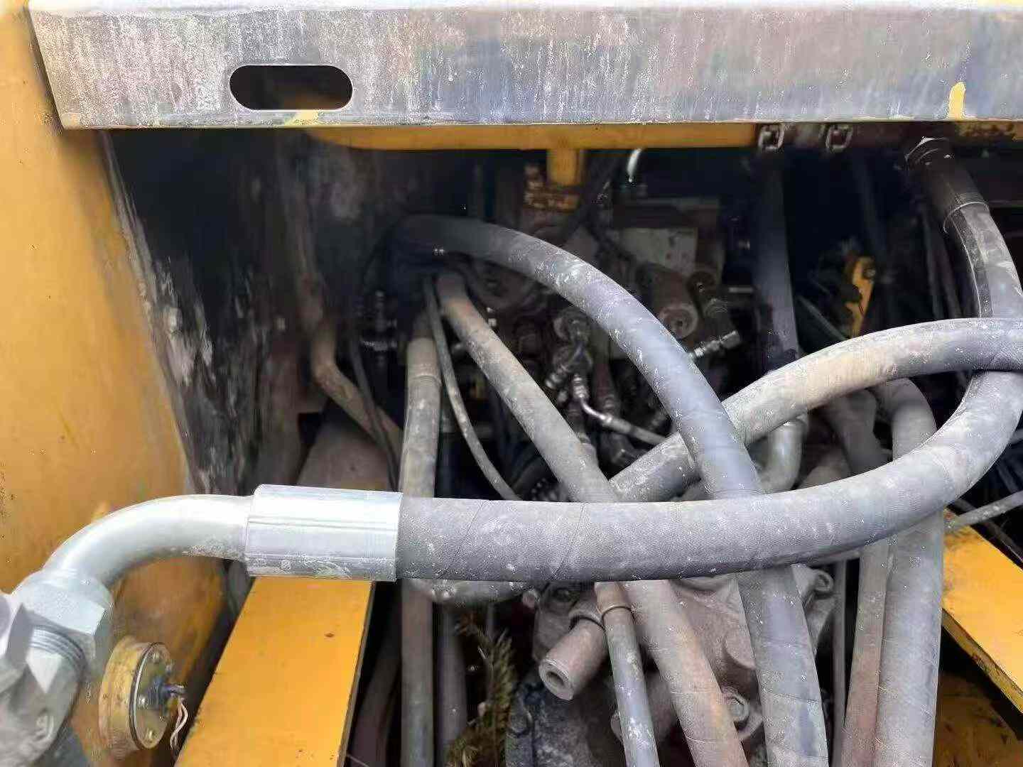 Buy Kato HD820 Used Excavator / 2