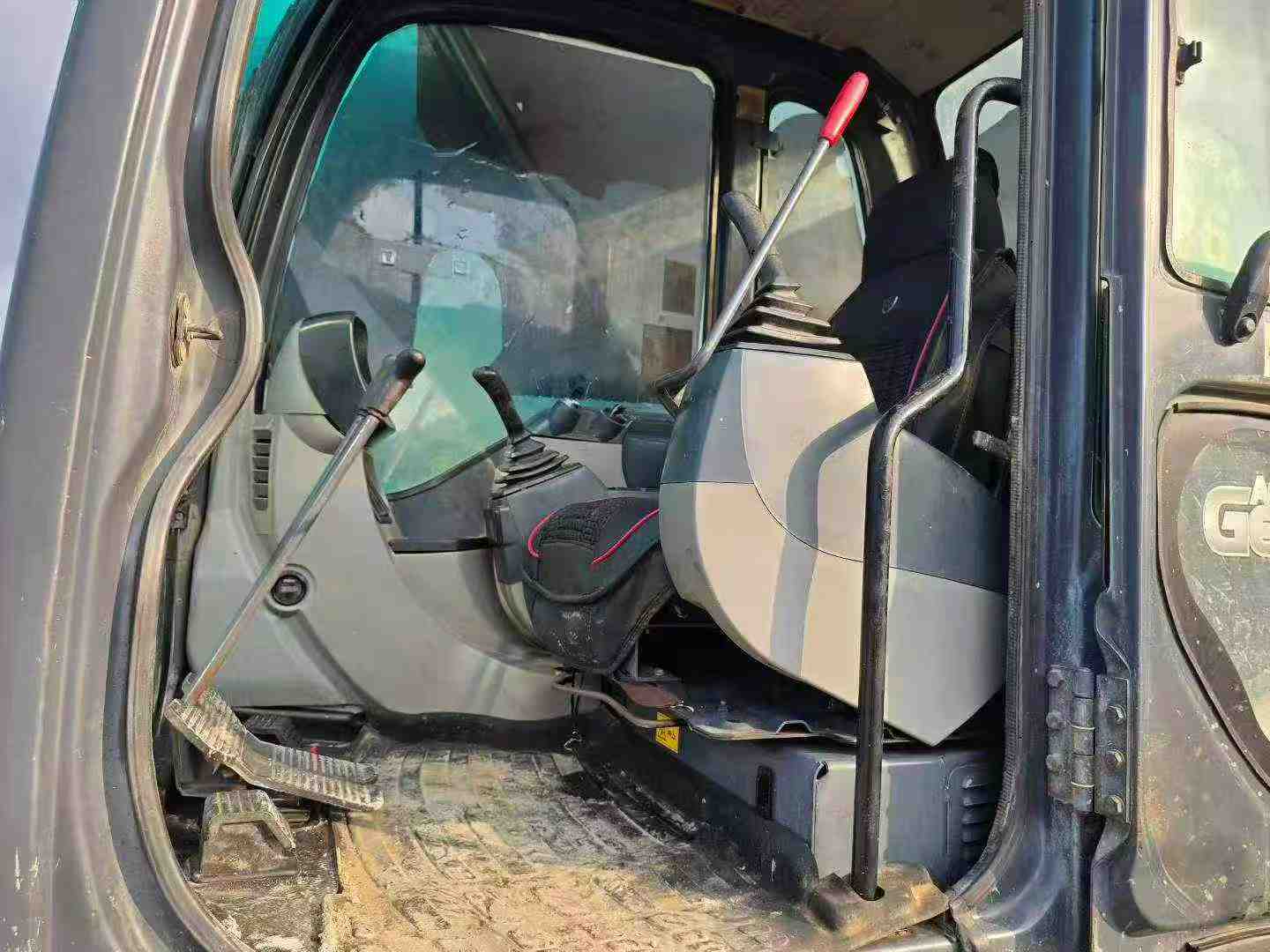 Buy Kobelco SK130 Used Excavator / 9