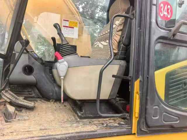 Buy Komatsu PC200-8 Used Excavator / 6