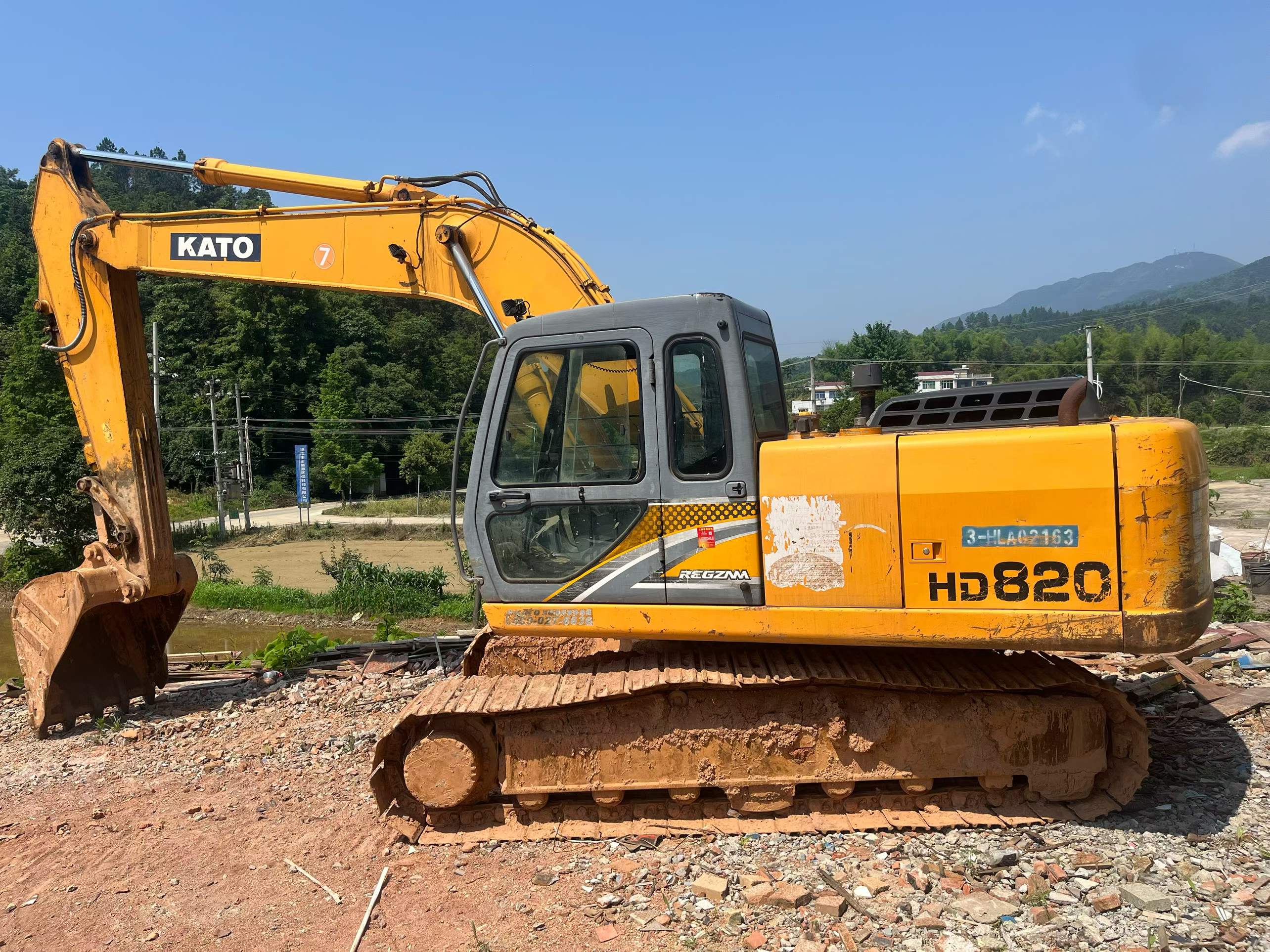 Buy Kato HD820 Used Excavator / 4