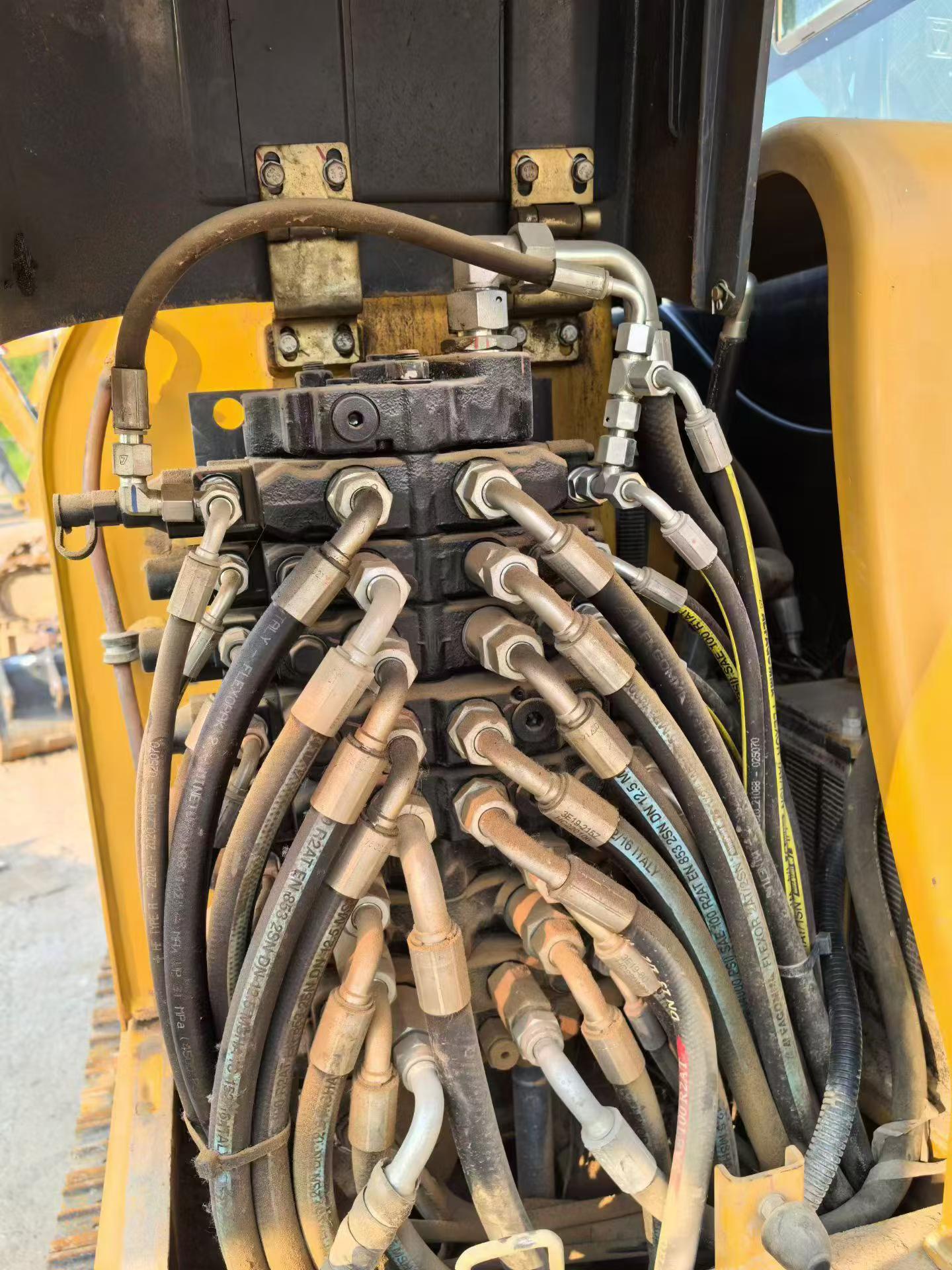 Buy XCMG XE60 Used Excavator / 8