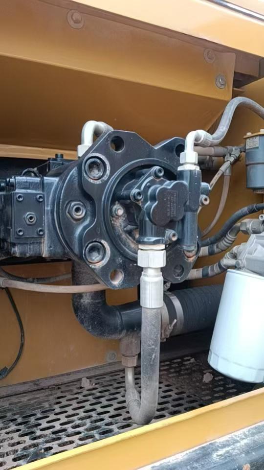 Buy Sany SY200C Used Excavator / 4
