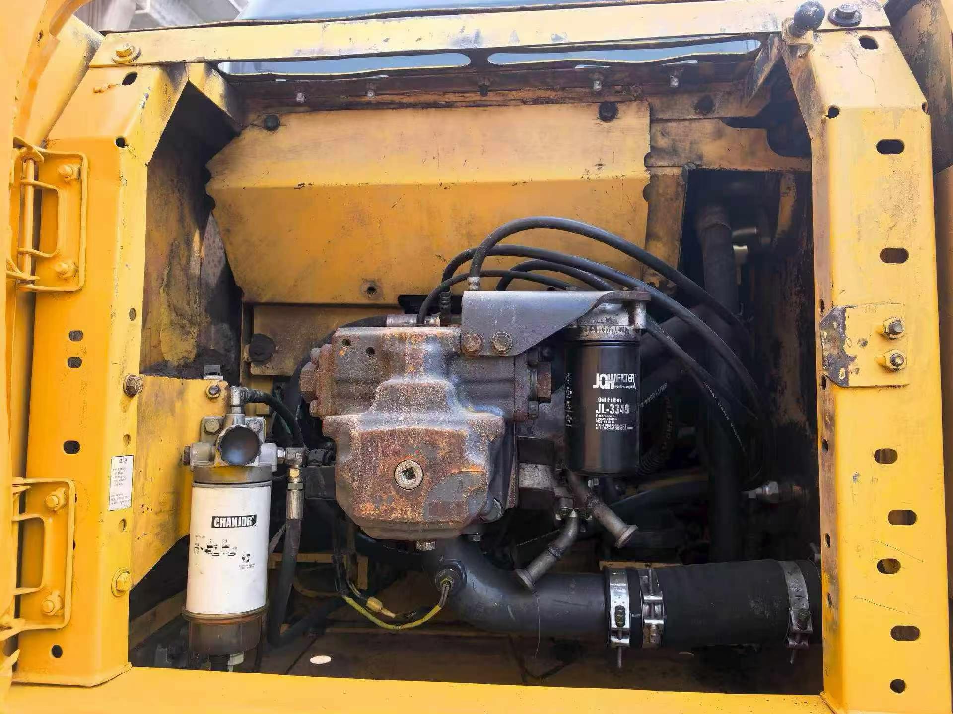 Buy Komatsu PC220-8 Used Excavator / 6