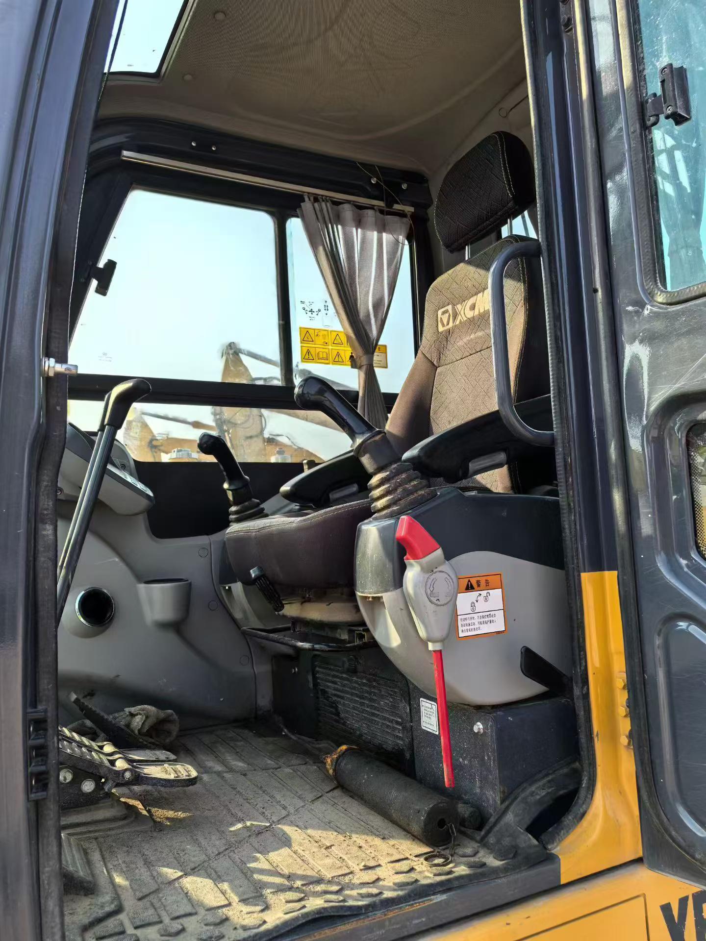 Buy XCMG XE60 Used Excavator / 4
