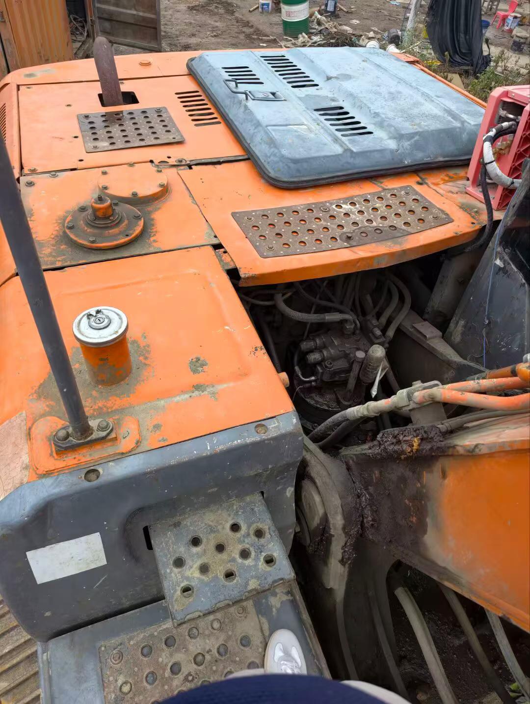 Buy Hitachi EX200-3 Used Excavator / 2