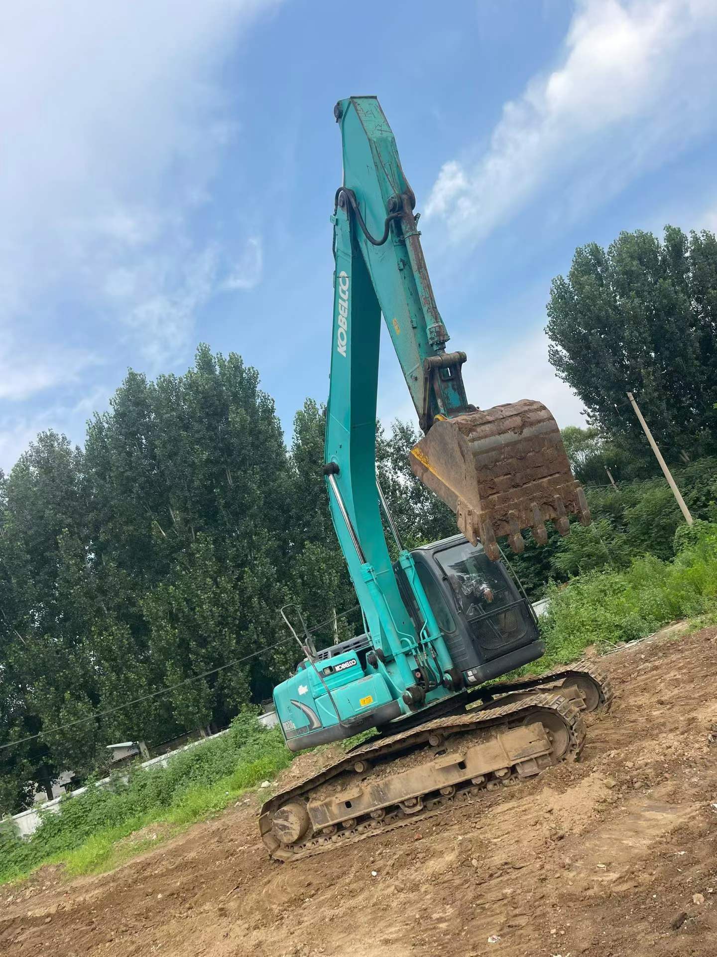 Buy Kobelco SK200 Used Excavator / 4