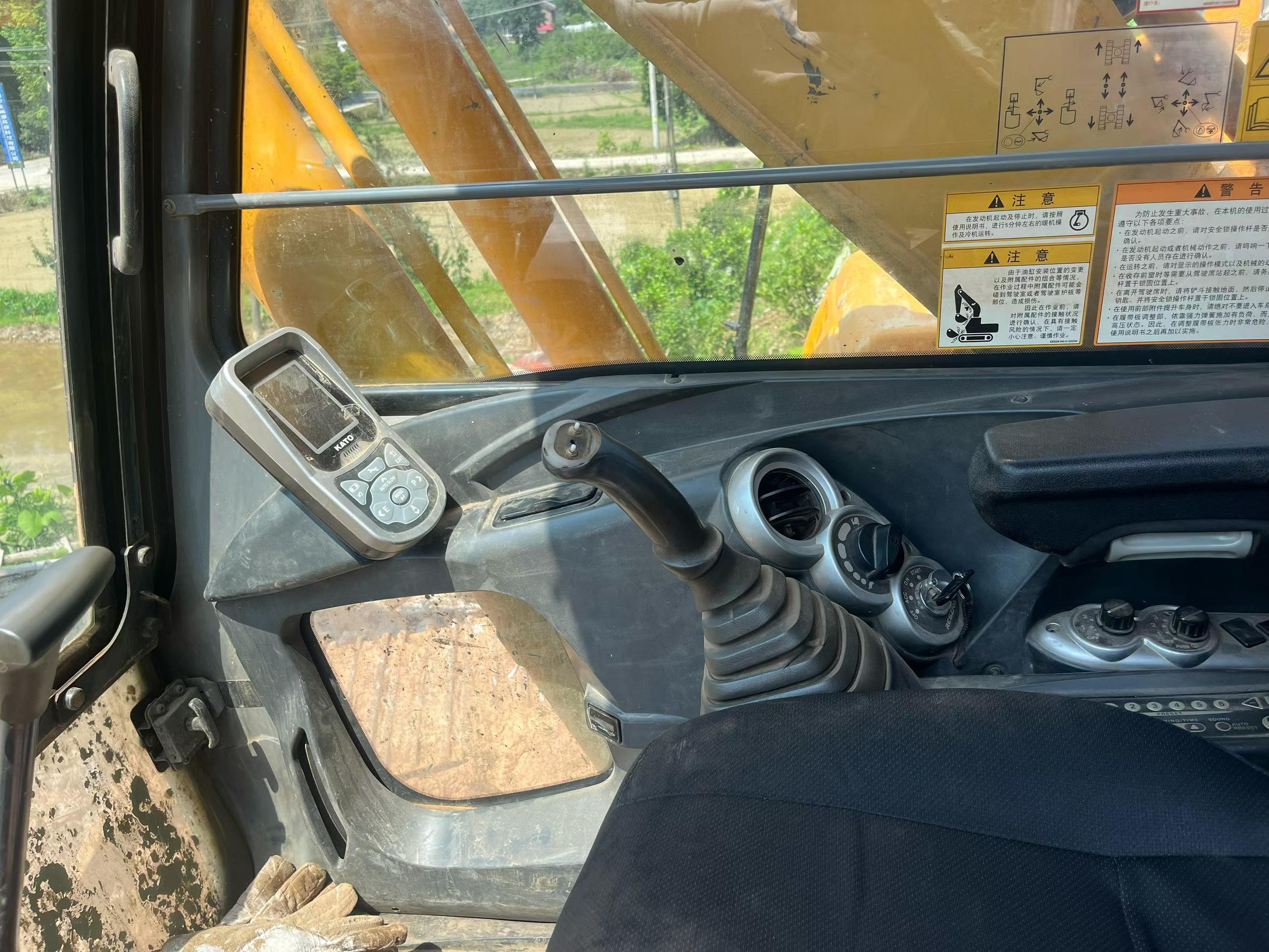 Buy Kato HD820 Used Excavator / 2