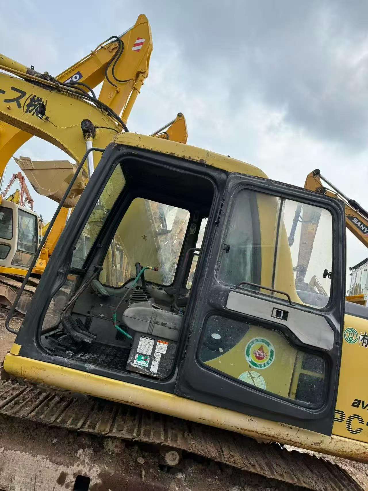 Buy Komatsu PC120-6 Used Excavator / 3