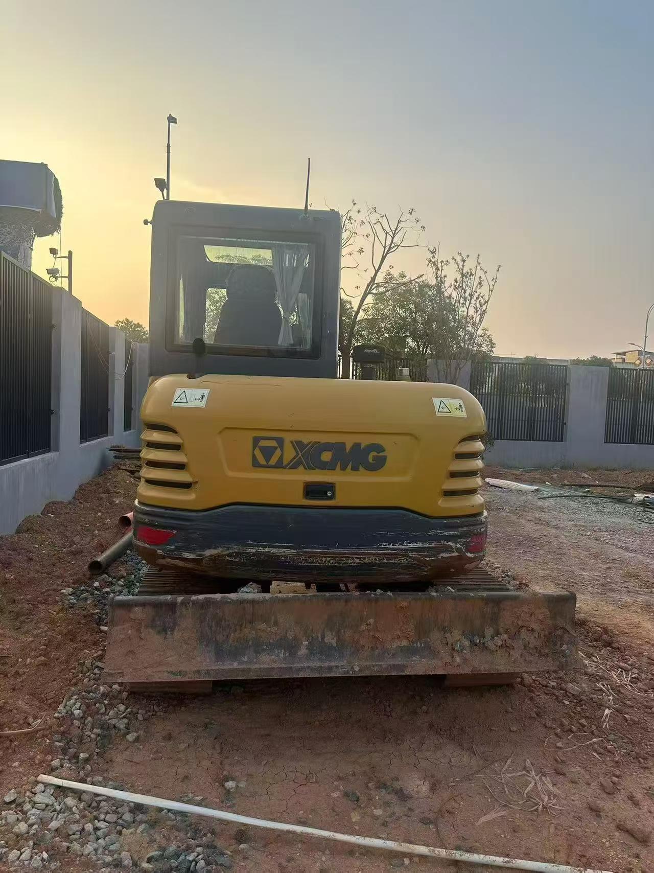 Buy Sany SY95C Used Excavator / 8