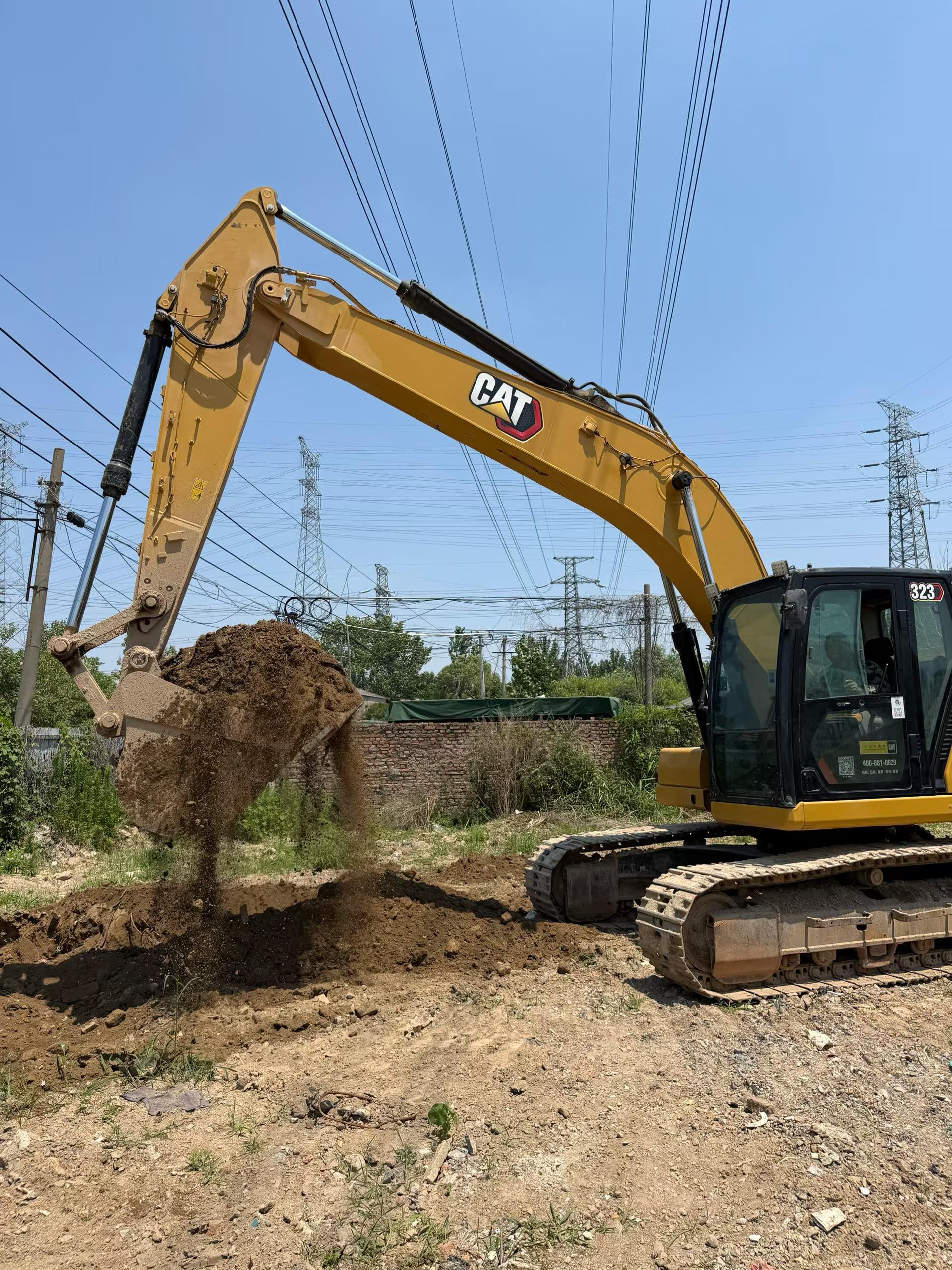 Buy Caterpillar 323 Used Excavator / 9