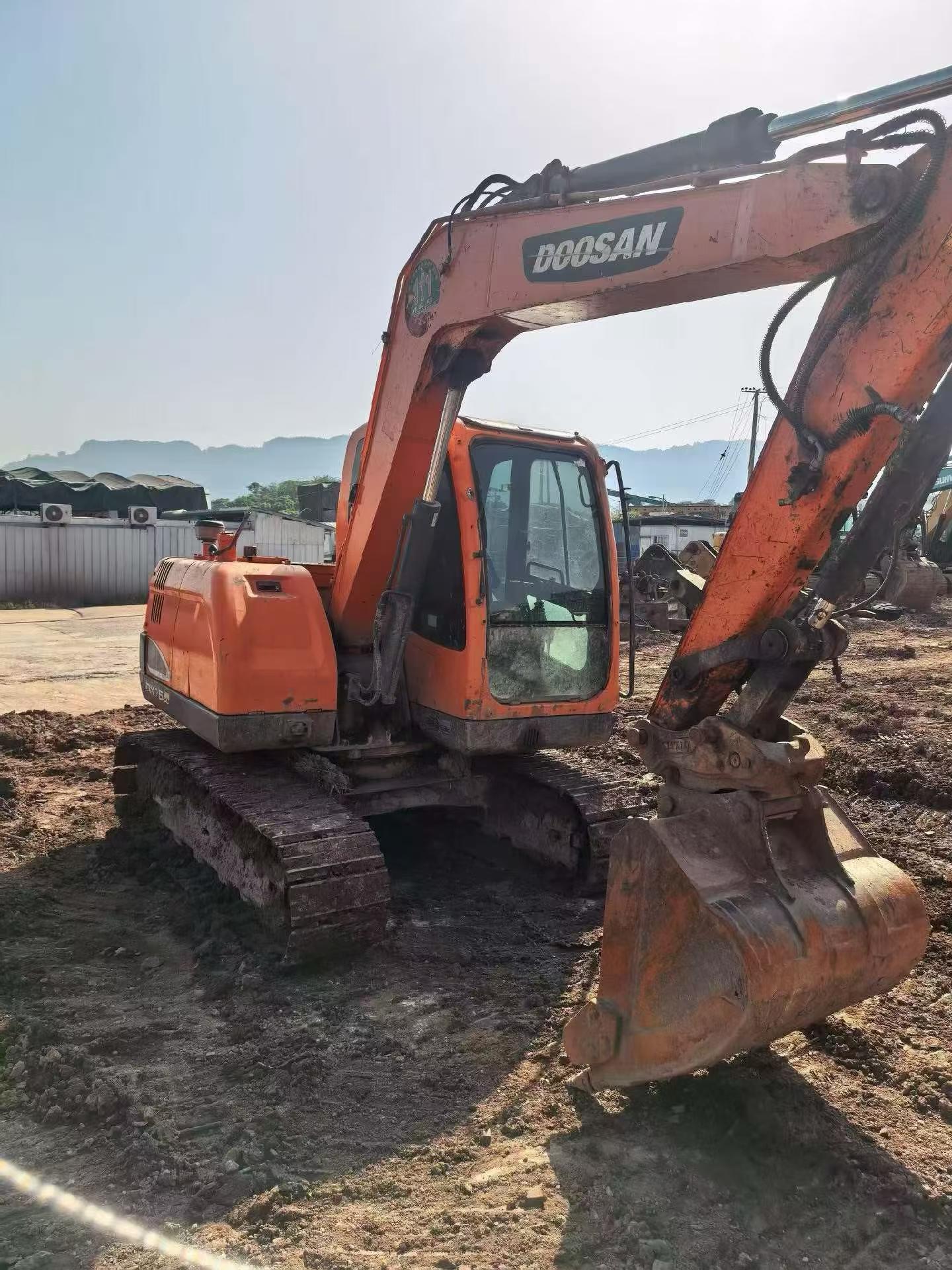 Buy Doosan DX75 Used Excavator / 2
