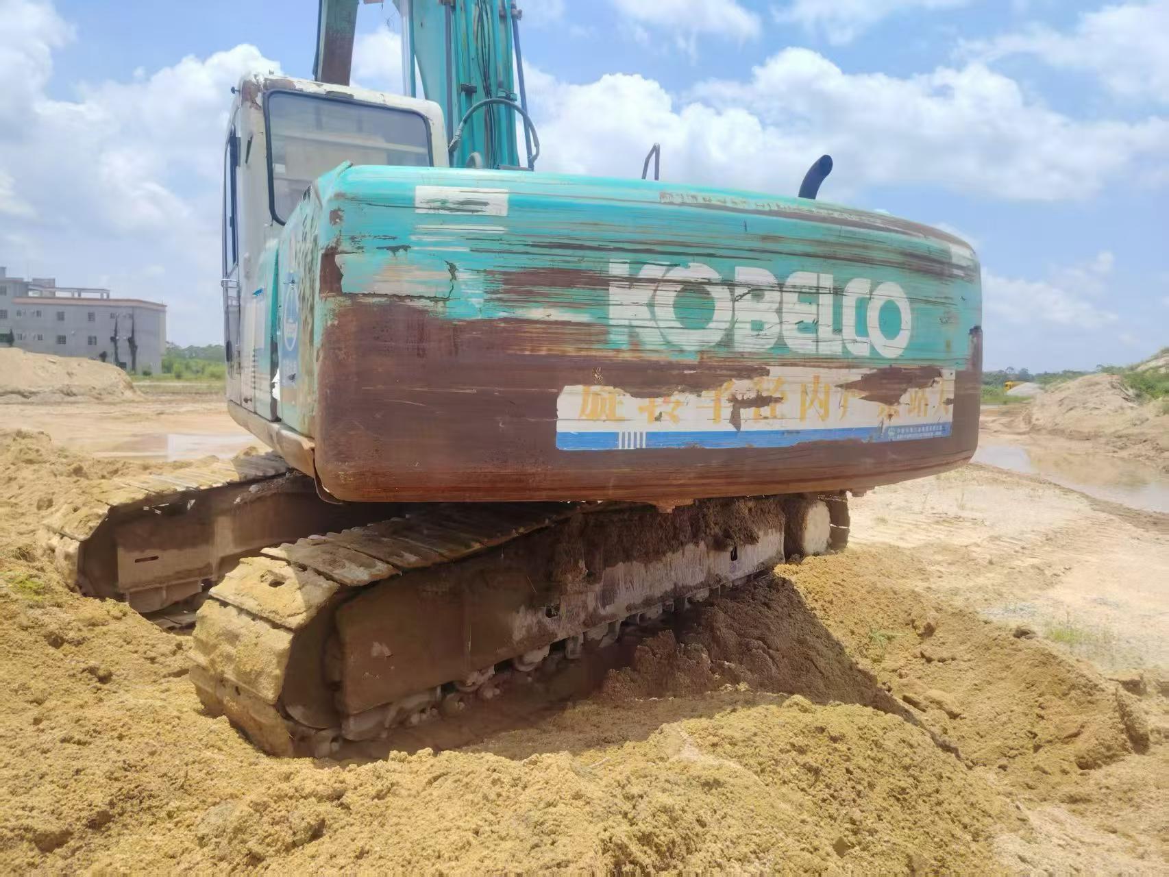 Buy Kobelco SK200-2 Used Excavator / 3