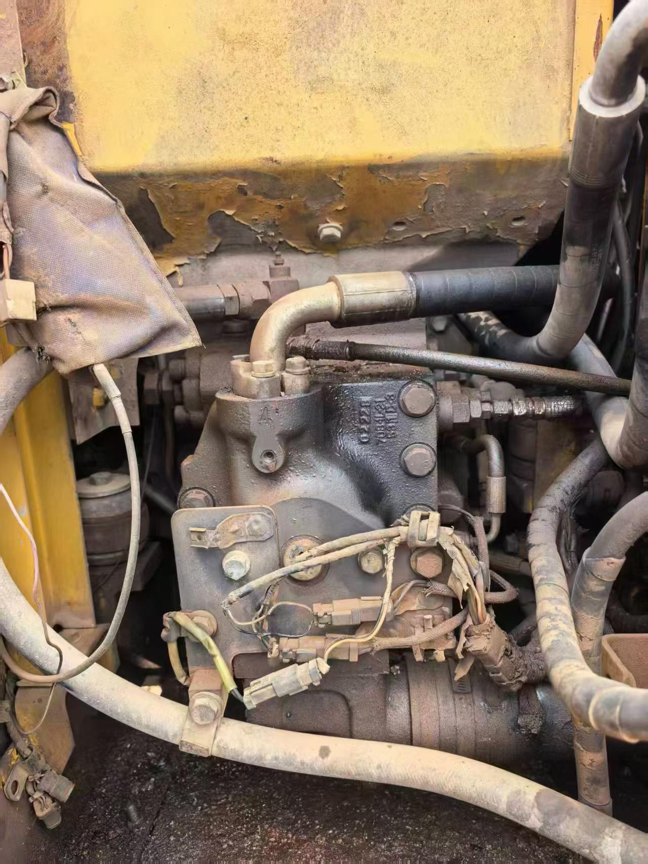 Buy Komatsu PC130-7 Used Excavator / 3